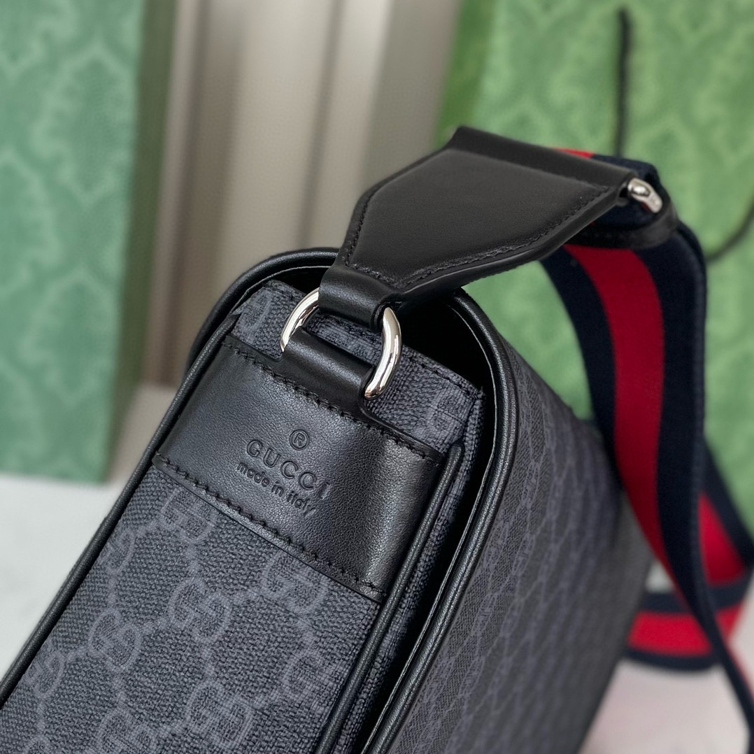 Gucci GG 792124 Crossbody Bag