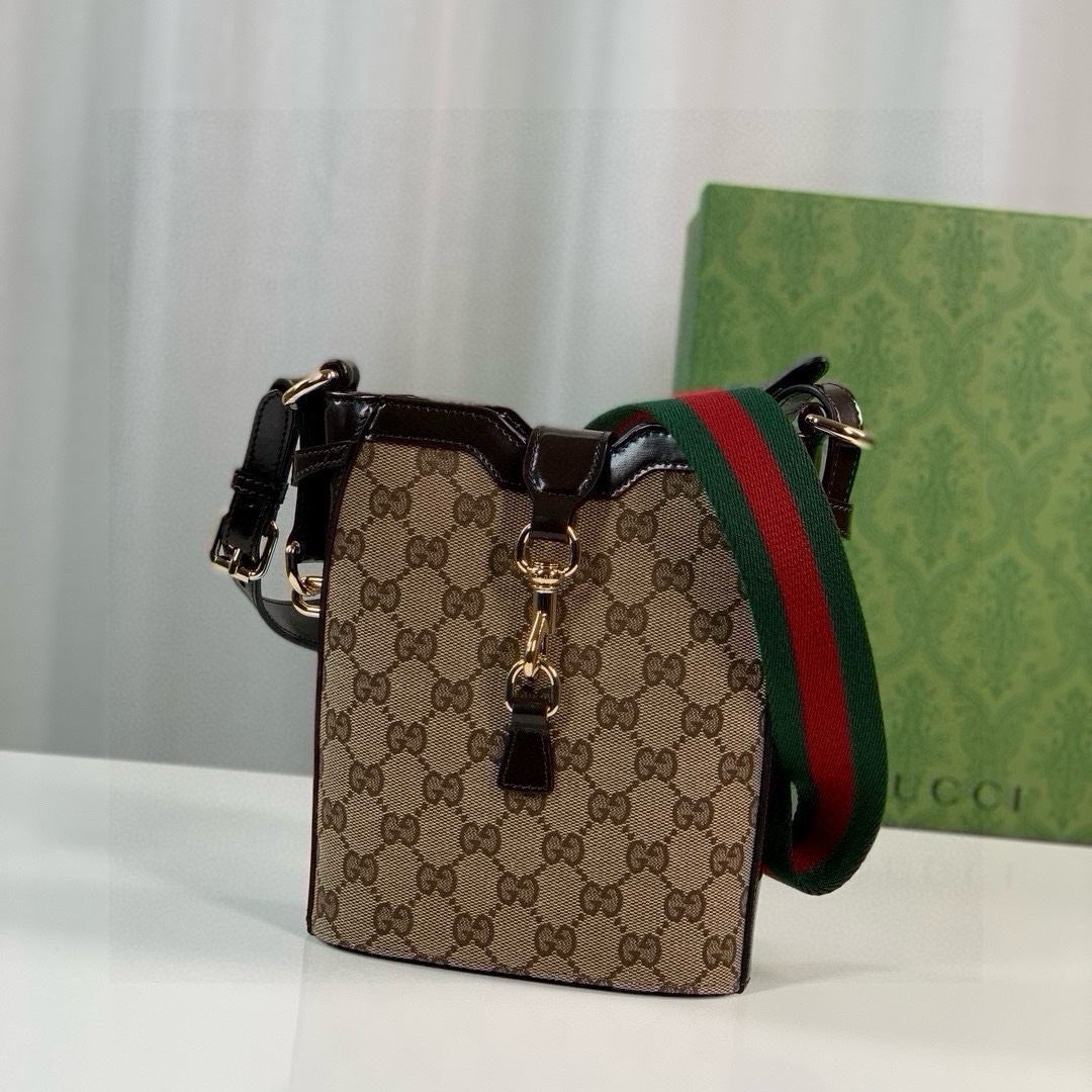 Gucci GG Small Bucket Bag 782919