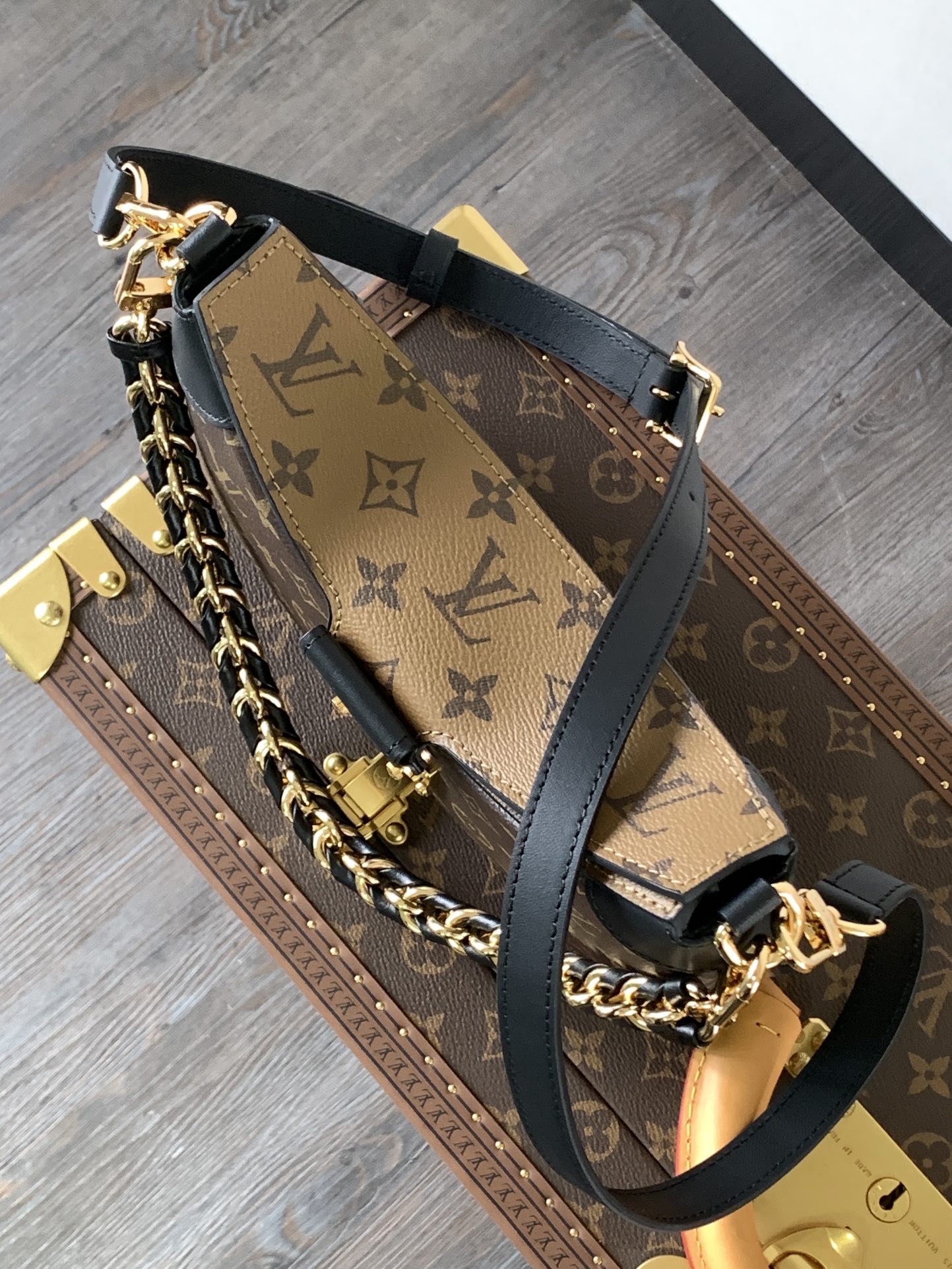 LV M46659 handbag Variable code chip   Monogram and Monogram Reverse canvas with leather trim S-lock lock with braided chain str