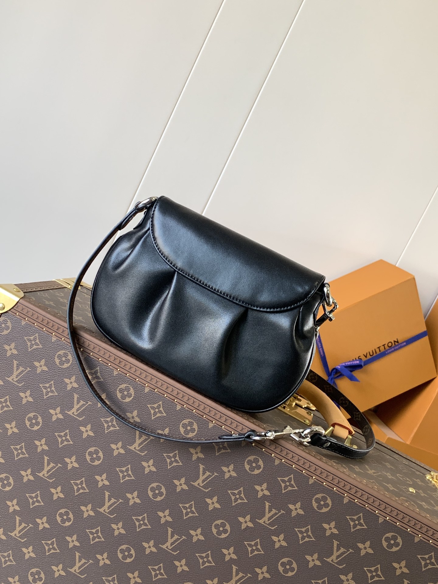  Variable code chip  LV M12192 Black Sunset Vibe handbag Ying sheep leather Monogram canvas LV buckle Removable shoulder strap M