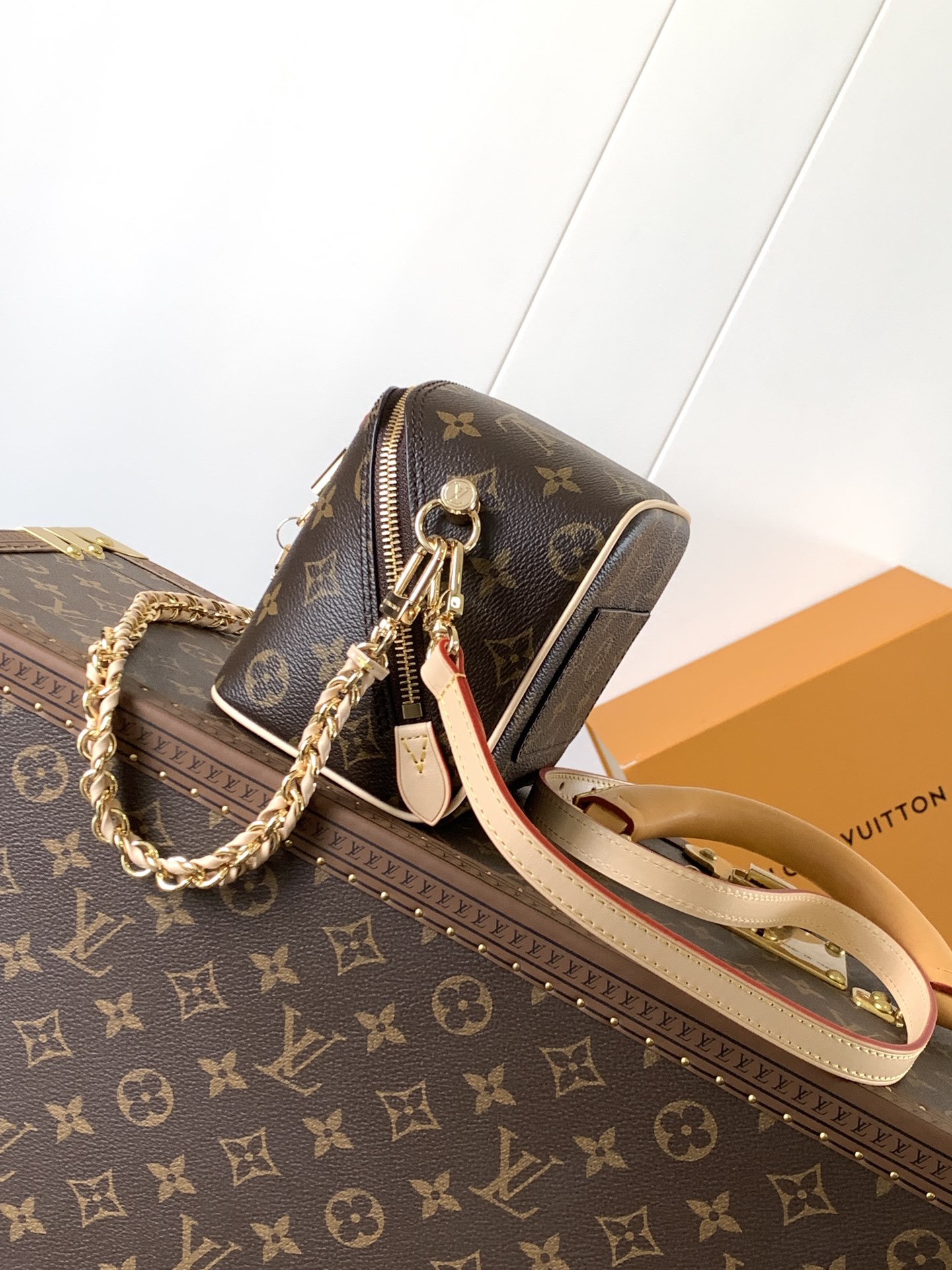  Variable code chip  LV M47096 Presbyopia,Just In Case, handbag back Monogram canvas and cow leather trim