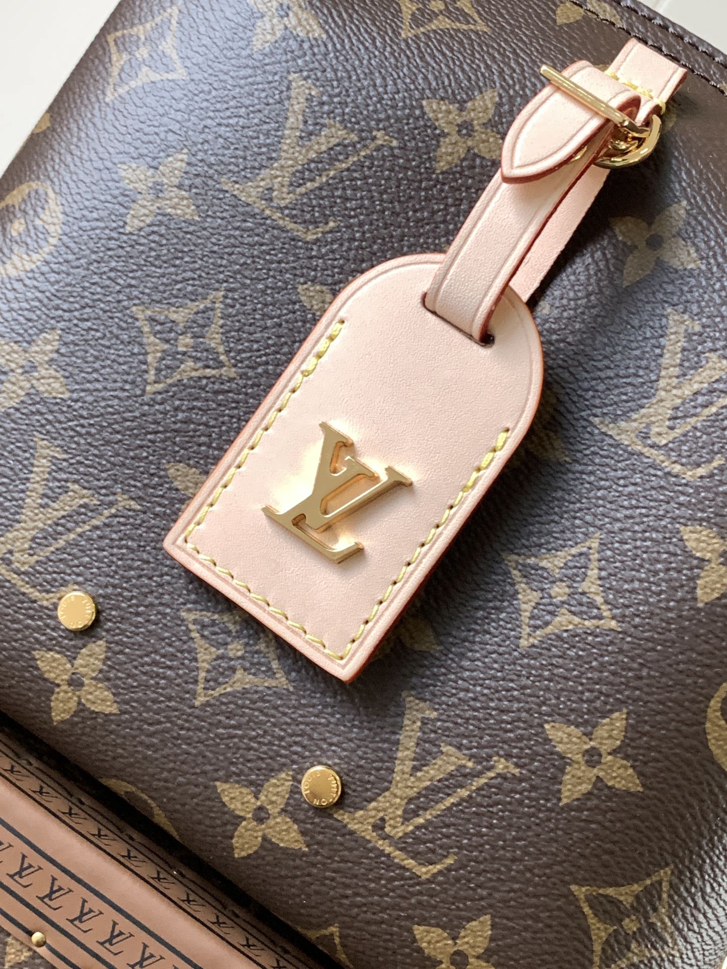  Variable code chip  LV M46816Old designAtlantis BB handbag Monogram Reverse canvas with removable and adjustable shoulder strap