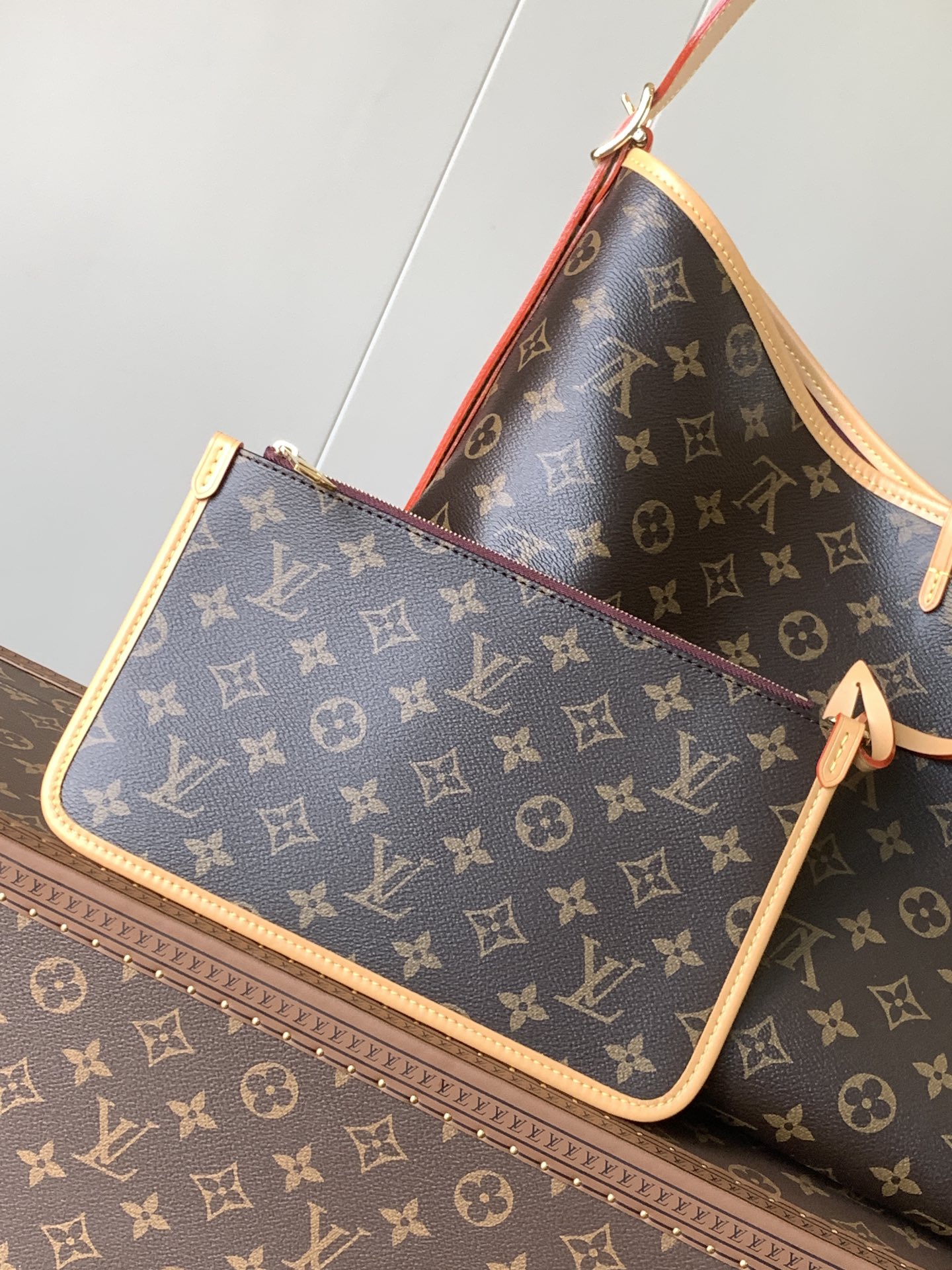 LV M46197 CarryAll Variable code chip   Medium handbag Monogram canvas leather trim