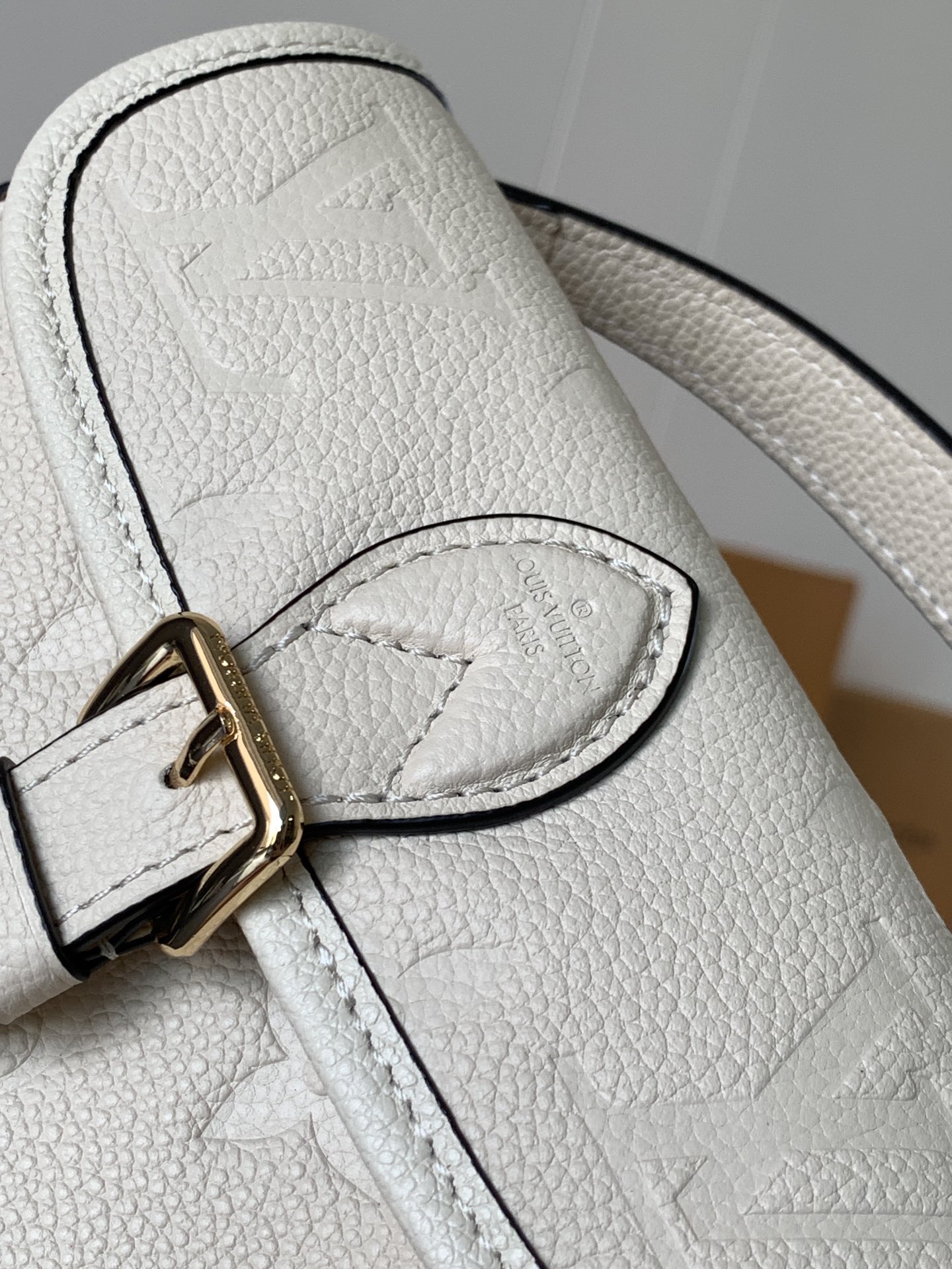 Variable Code Chip LV M83566 m white  Nano Diane Handbag. Monogram Empreinte leather. Flap, magnetic buckle open and close