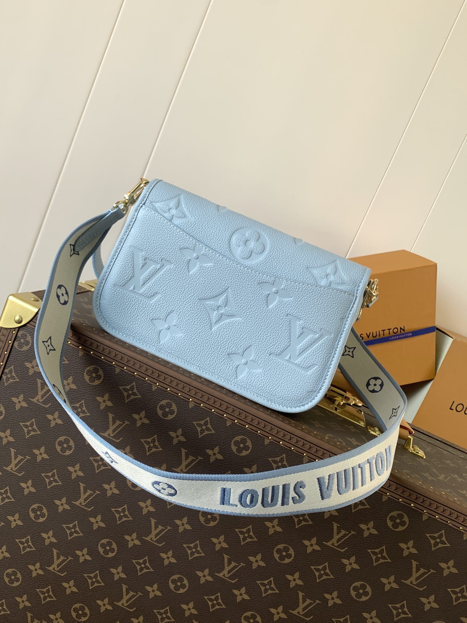 Variable Code Chip LV M46846 Haze blue Diane Handbag Monogram Empreinte embossed leather removable wide jacquard shoulder strap