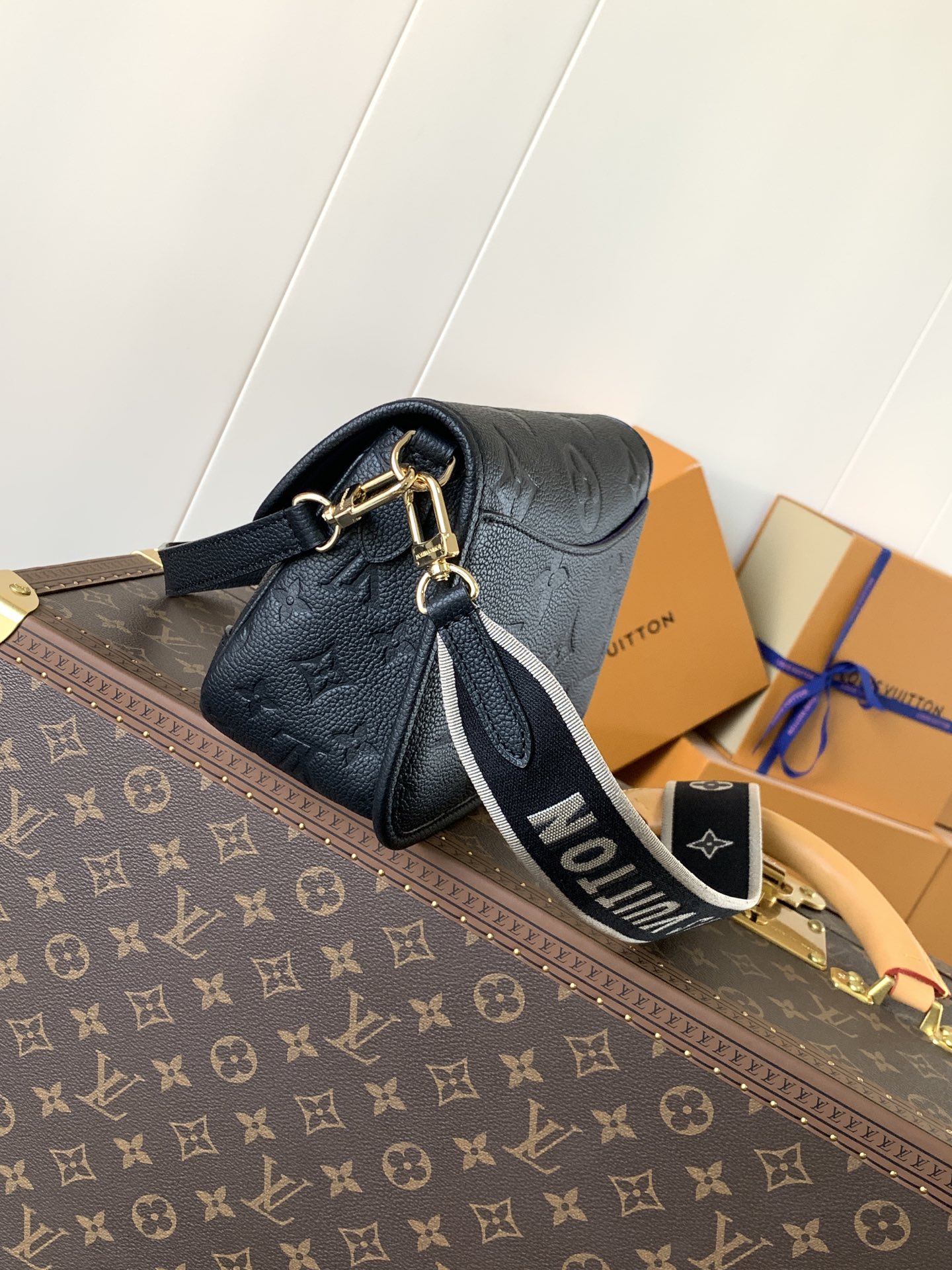 Variable Code Chip LV M46386 Black Diane Handbag Monogram Empreinte embossed leather removable wide jacquard shoulder strap