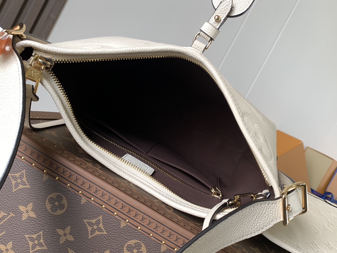 Variable Code Chip LV M46293 WhiteCarryAll small handbag. Monogram Empreinte embossed leather. Detachable zipper bag