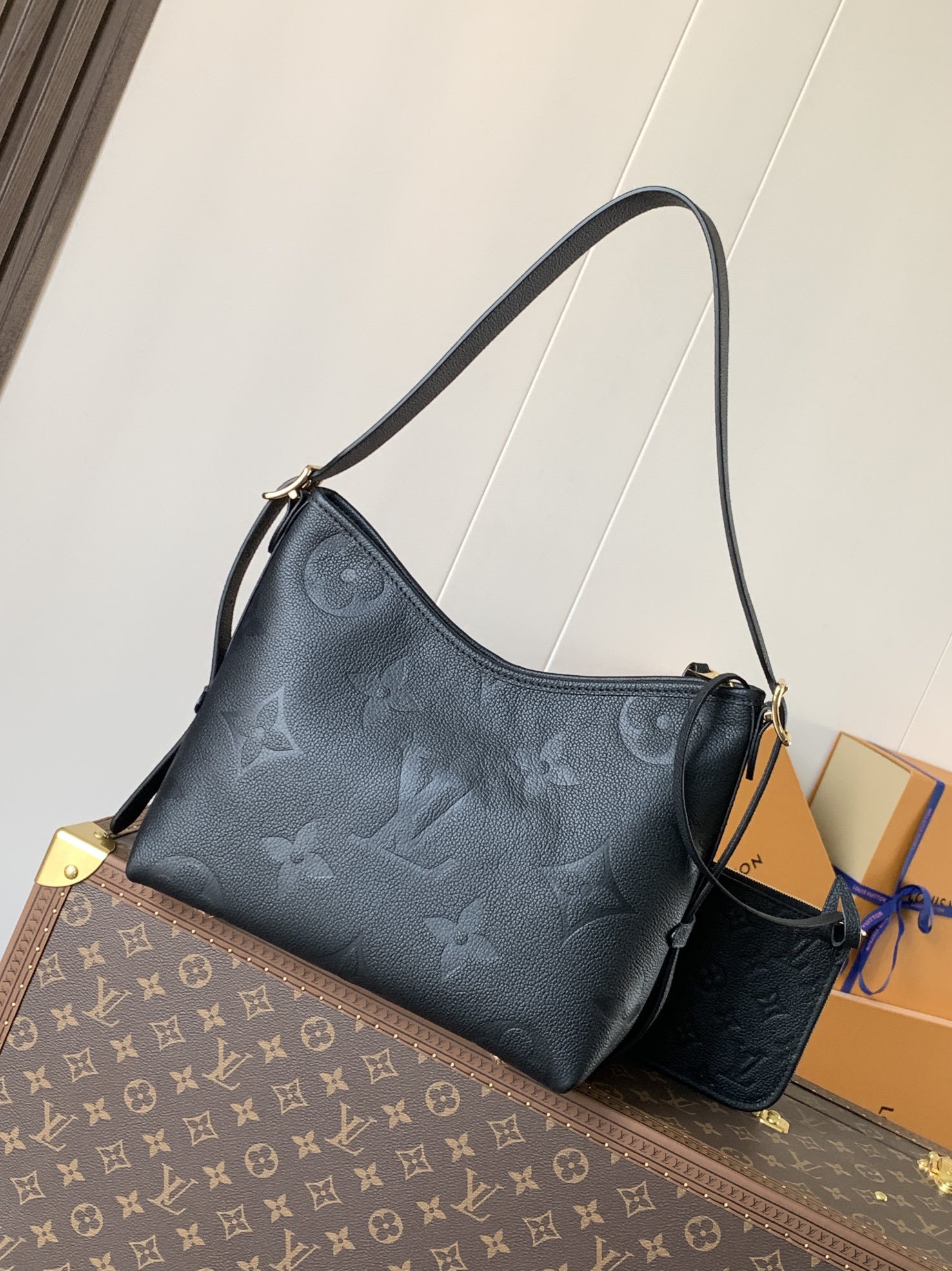 Variable Code Chip LV M46288 BlackCarryAll small handbag. Monogram Empreinte embossed leather. Detachable zipper bag