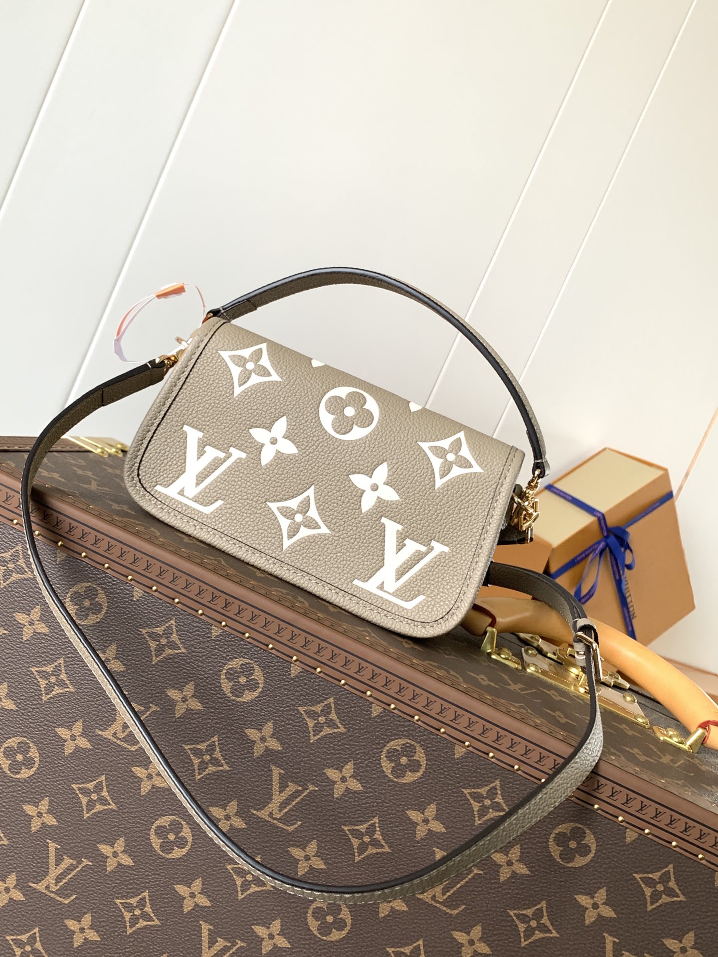 Variable Code Chip LV M83300 Apricot Nano Diane Handbag. Monogram Empreinte leather. Flap, magnetic buckle open and close