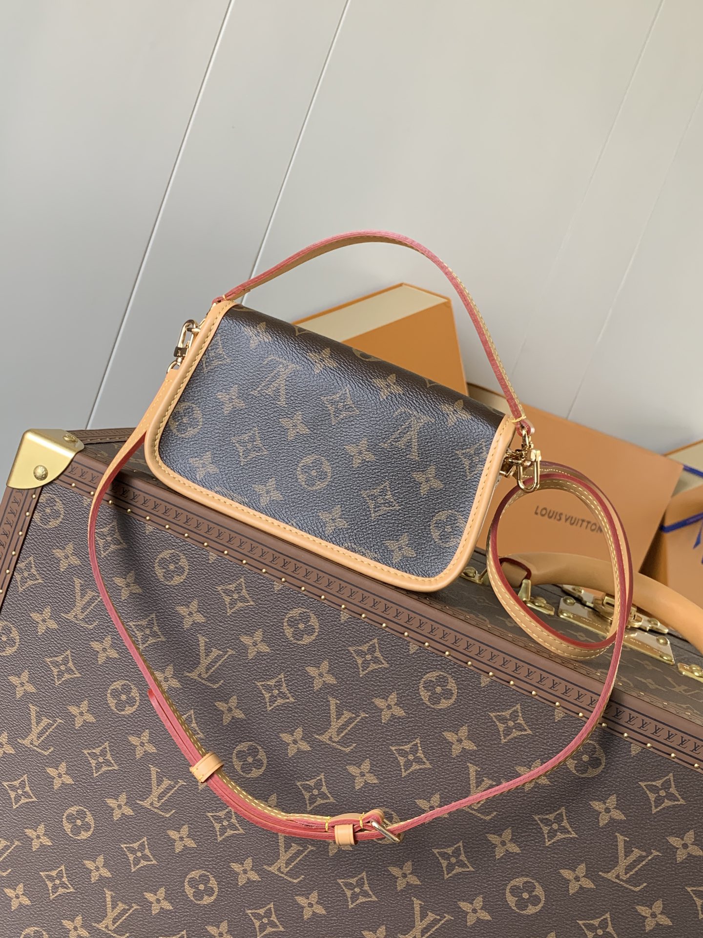 Variable Code Chip LV NANO DIANE HandbagM83566 baby presbyopiaMonogram Empreinte leather concentrated Diane Handbag. Clamshell b