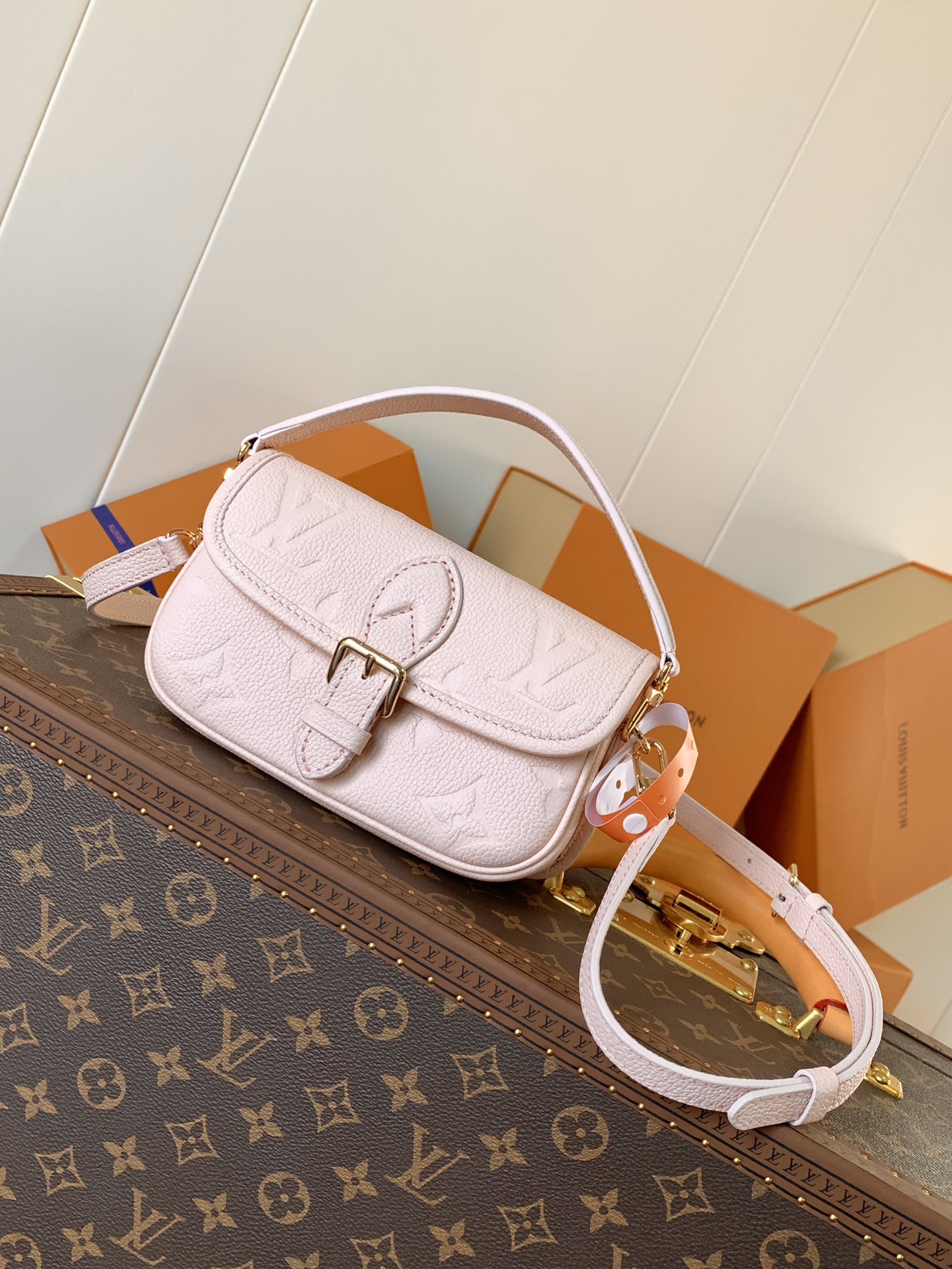 Variable Code Chip LV M83566 PinkNano Diane Handbag. Monogram Empreinte leather. Flap, magnetic buckle open and close