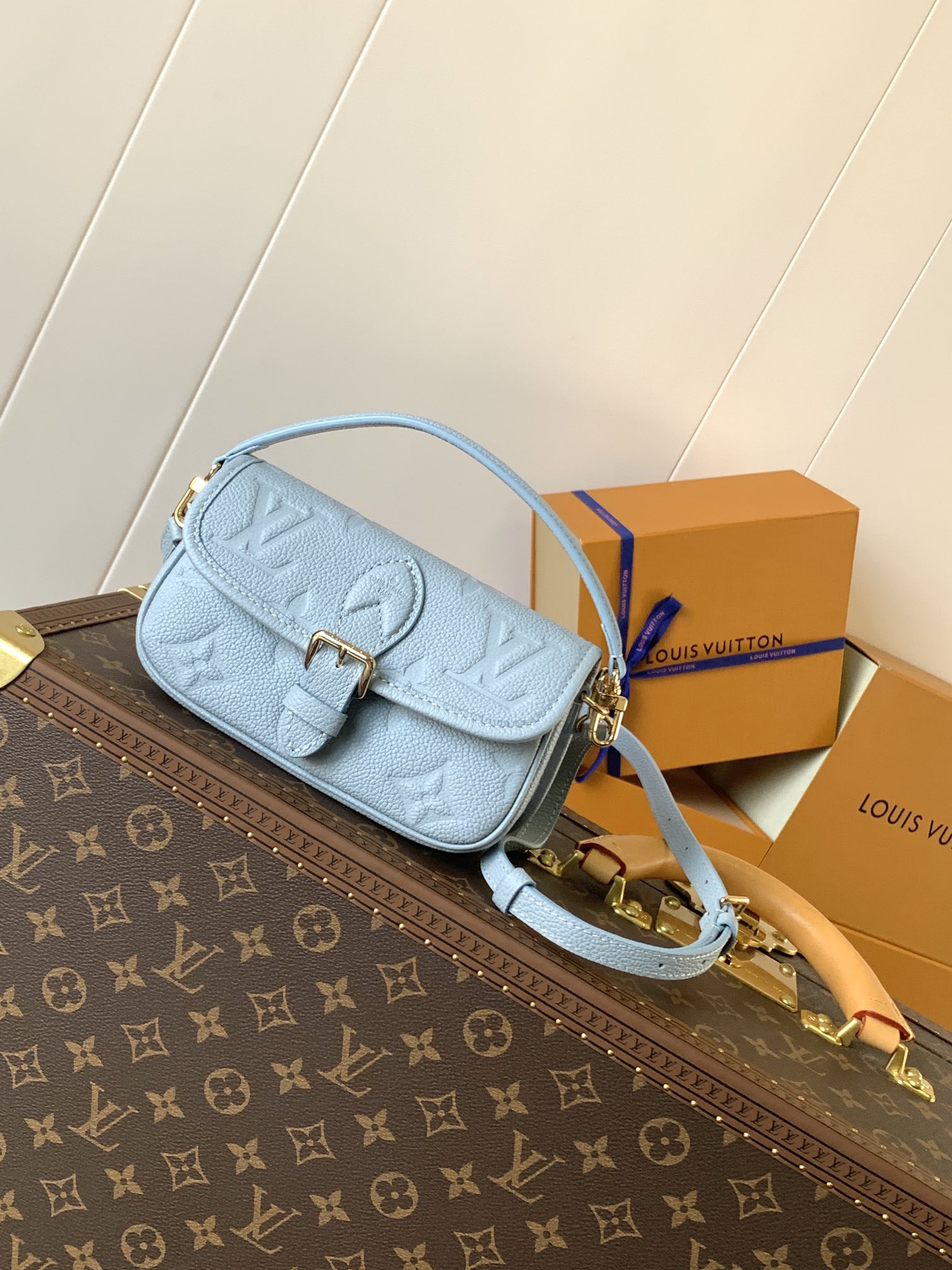 Variable Code Chip LV M83592 Blue.Nano Diane Handbag. Monogram Empreinte leather. Flap, magnetic buckle open and close