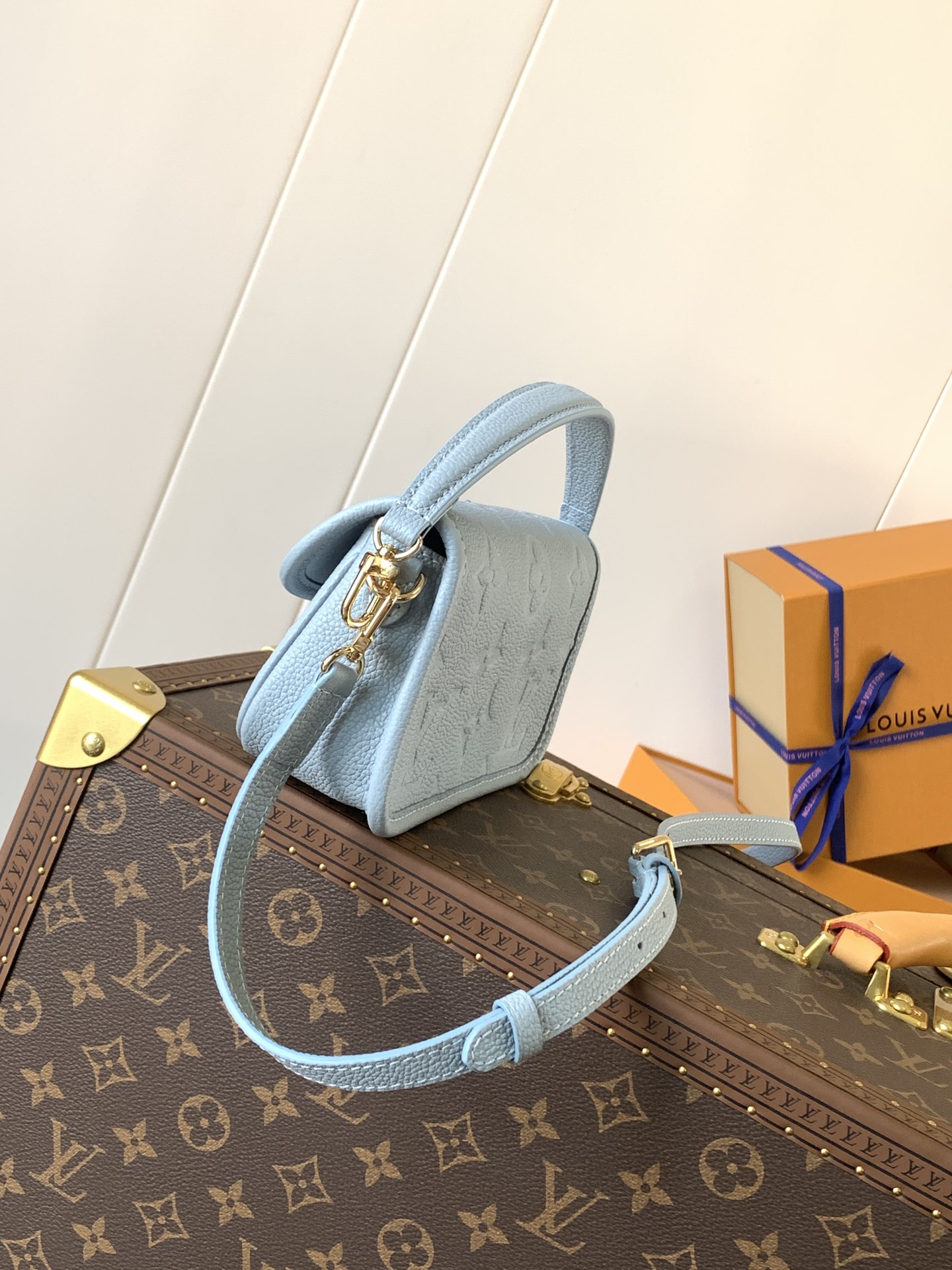 Variable Code Chip LV M83592 Blue.Nano Diane Handbag. Monogram Empreinte leather. Flap, magnetic buckle open and close