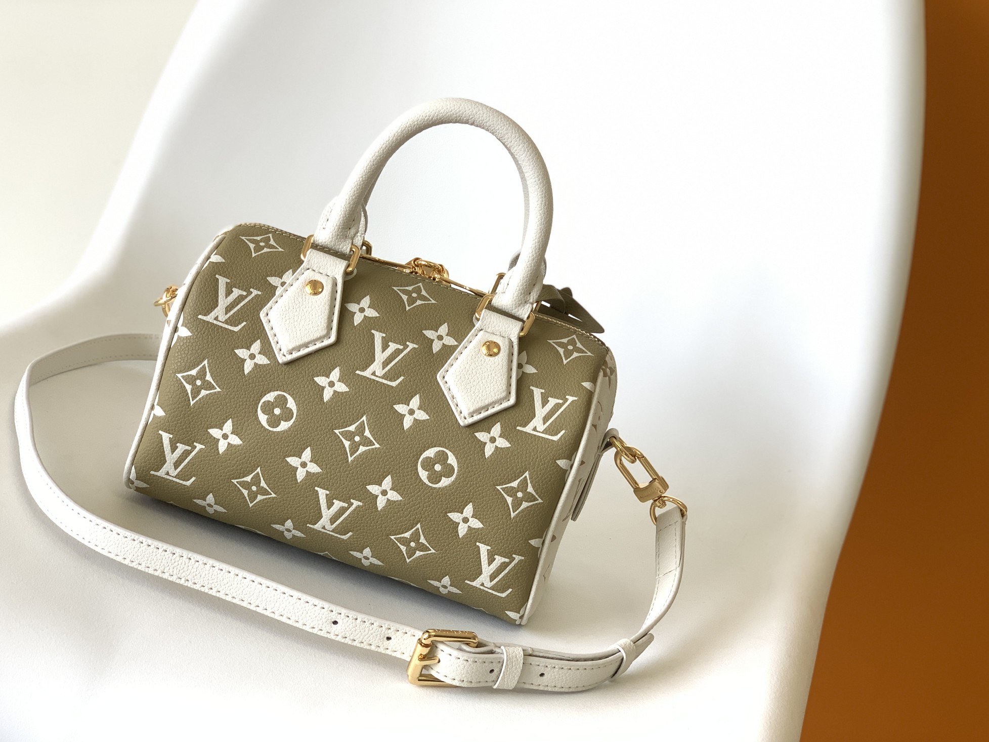 Louis Vuitton LV Speedy Pillow Bag Bandouli??re 20 ?C Green & White