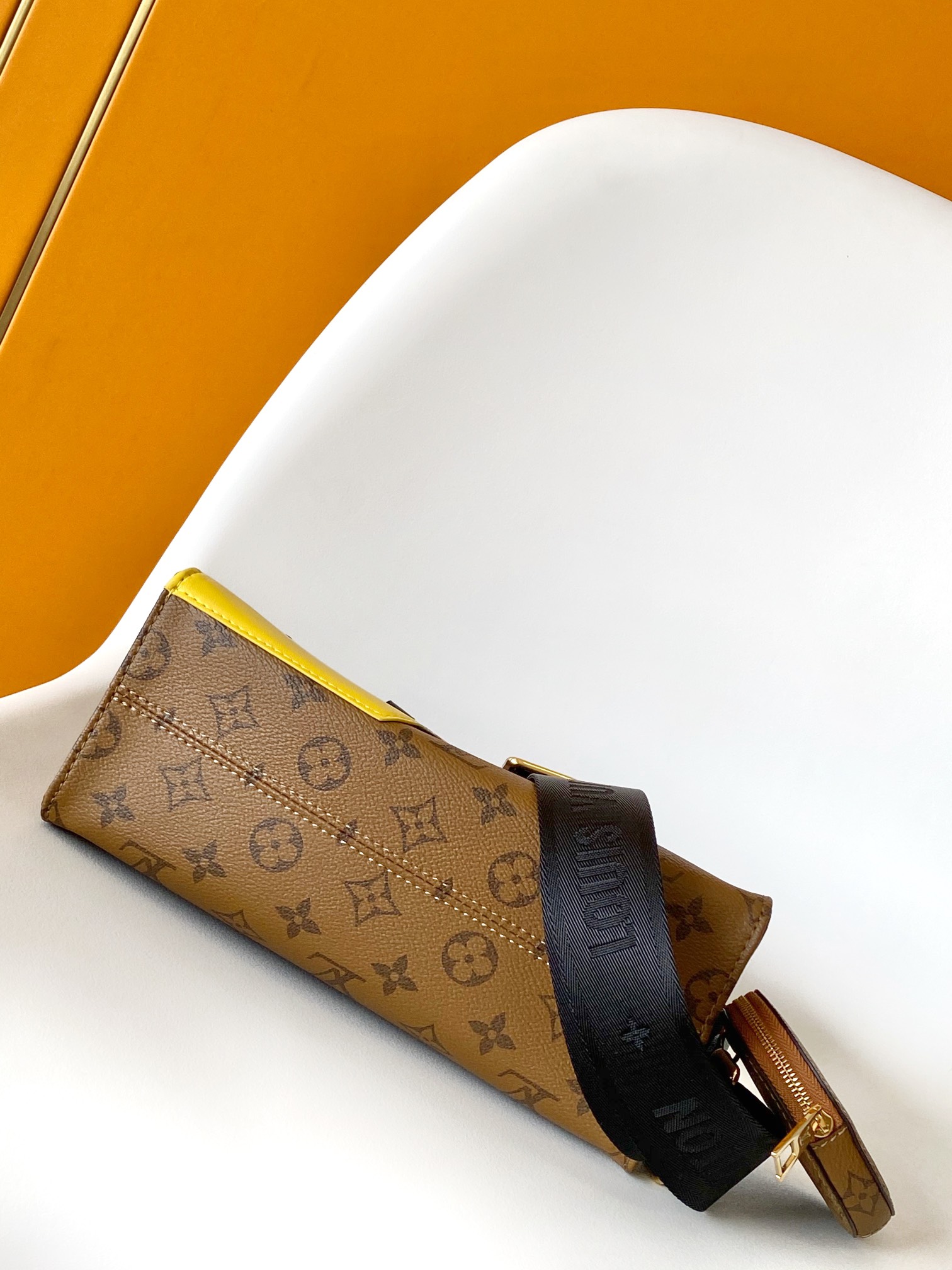 Louis Vuitton LV OnTheGo PM Bag ?C Sun Yitan Collaboration