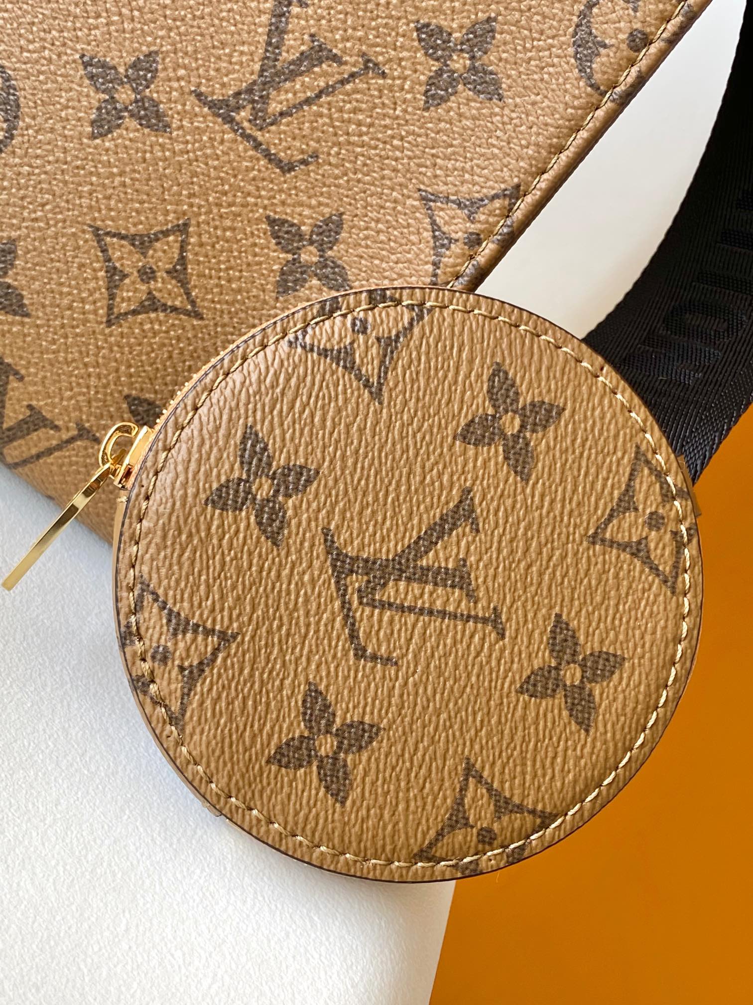 Louis Vuitton LV OnTheGo PM Bag ?C Sun Yitan Collaboration