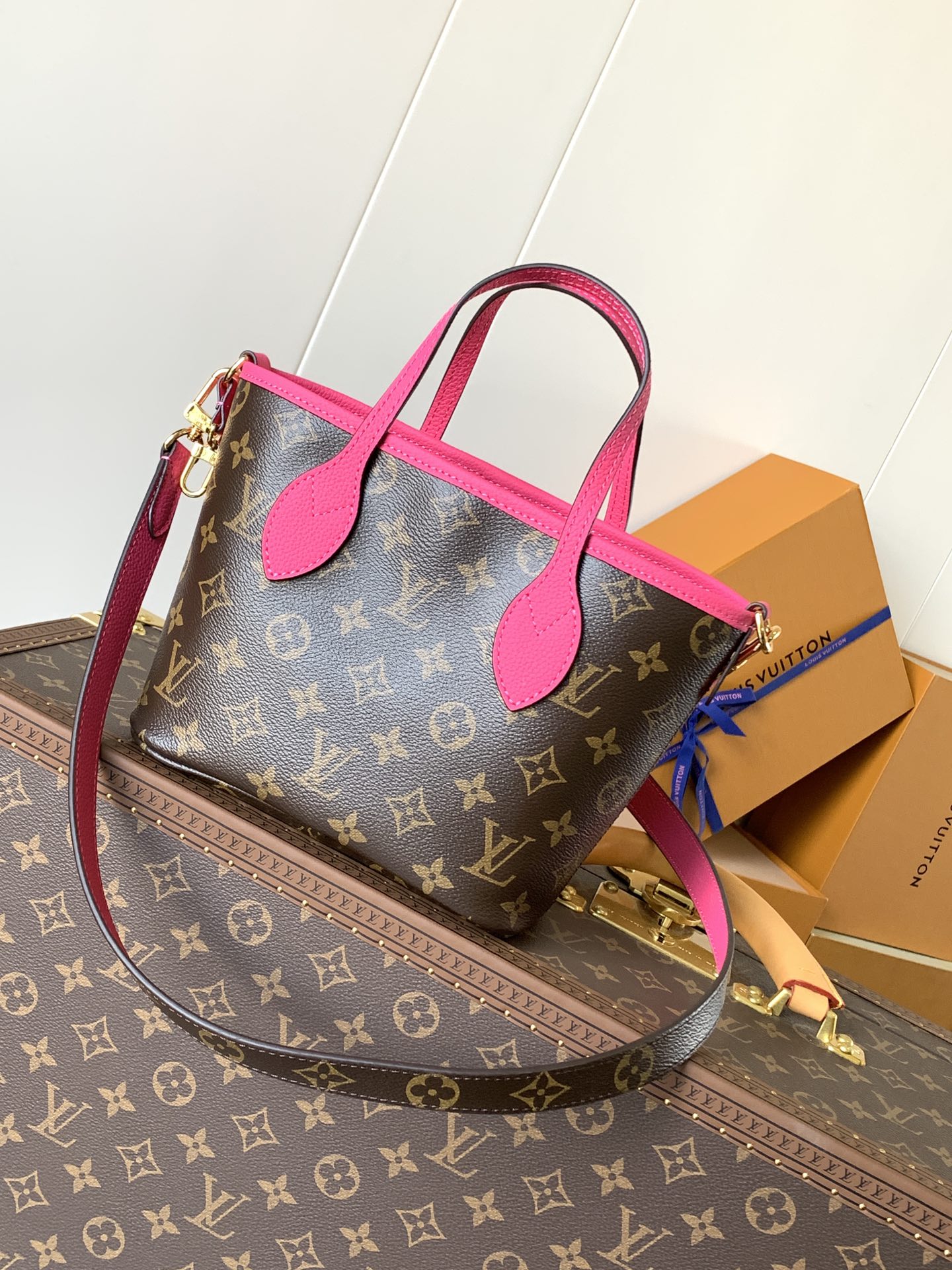 Louis Vuitton LV Neverfull Bandouli??re Inside Out BB Handbag M12106 rose pink