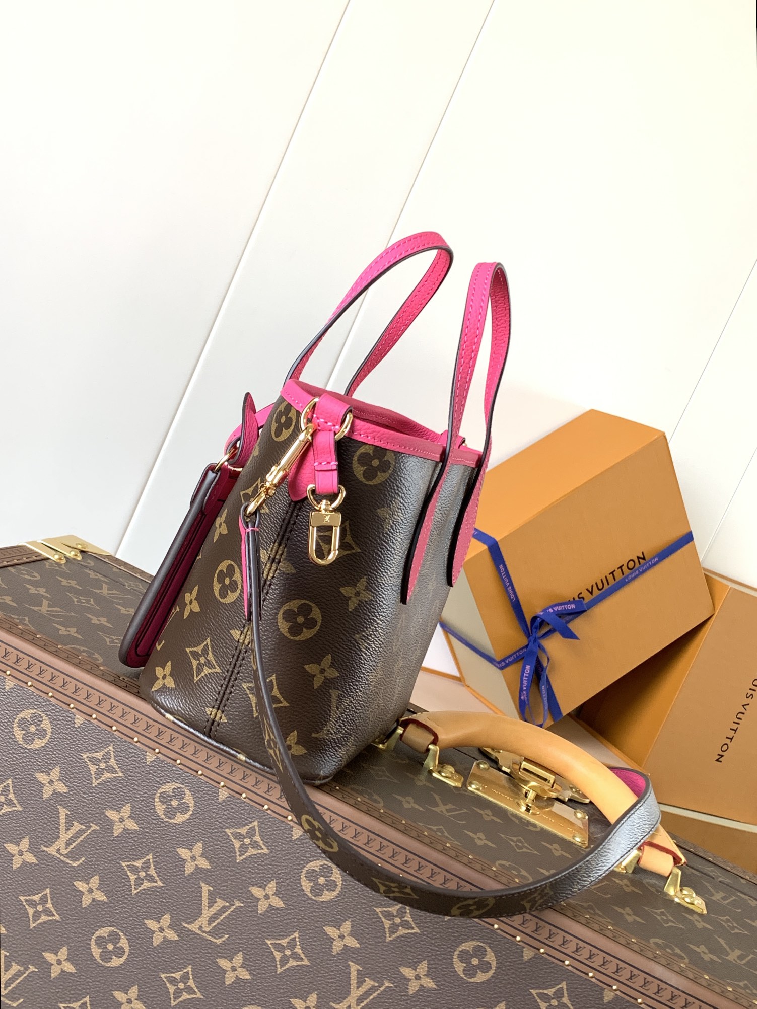 Louis Vuitton LV Neverfull Bandouli??re Inside Out BB Handbag M12106 rose pink