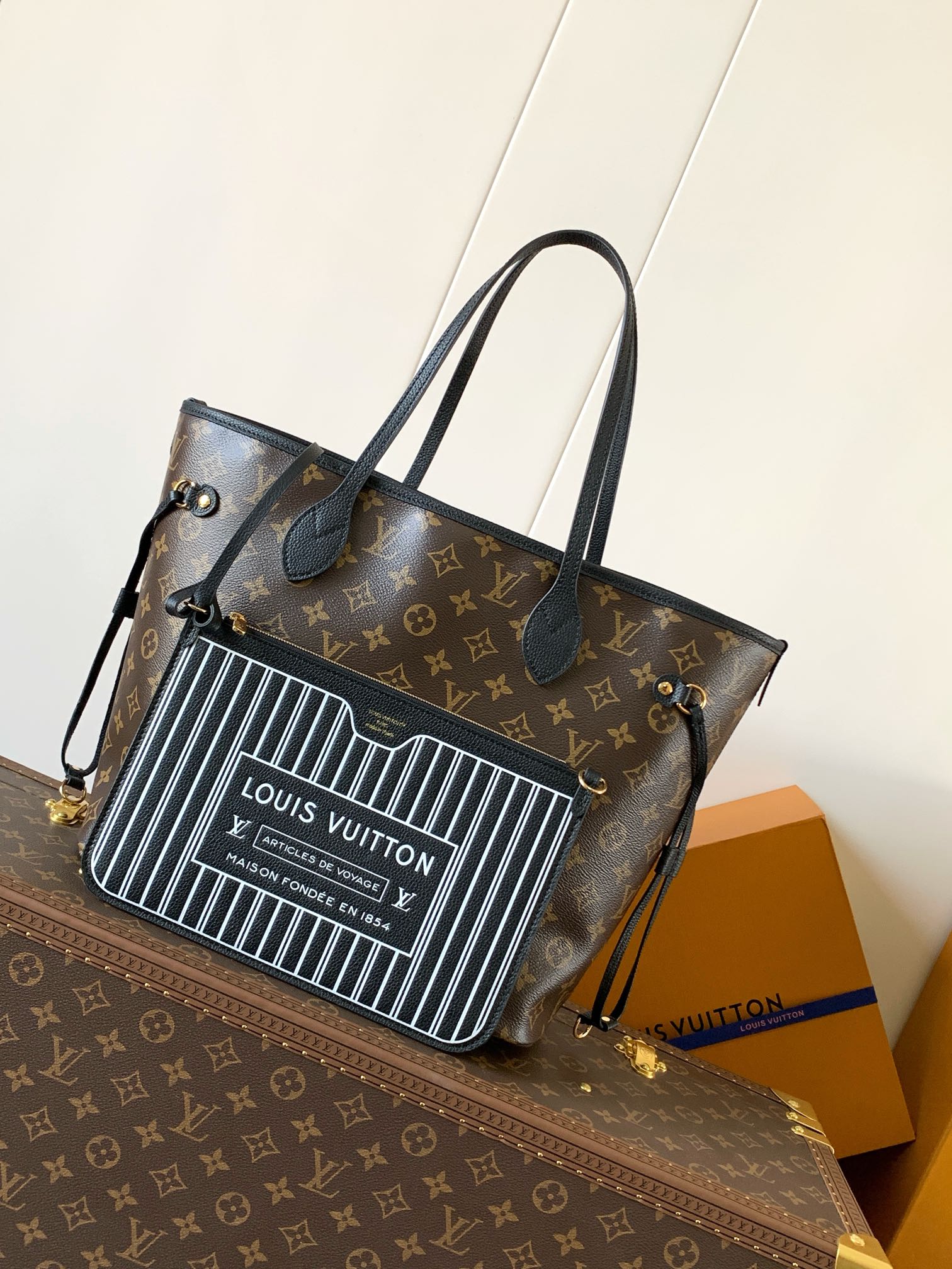 Louis Vuitton LV Neverfull Inside Out MM Handbag M11946