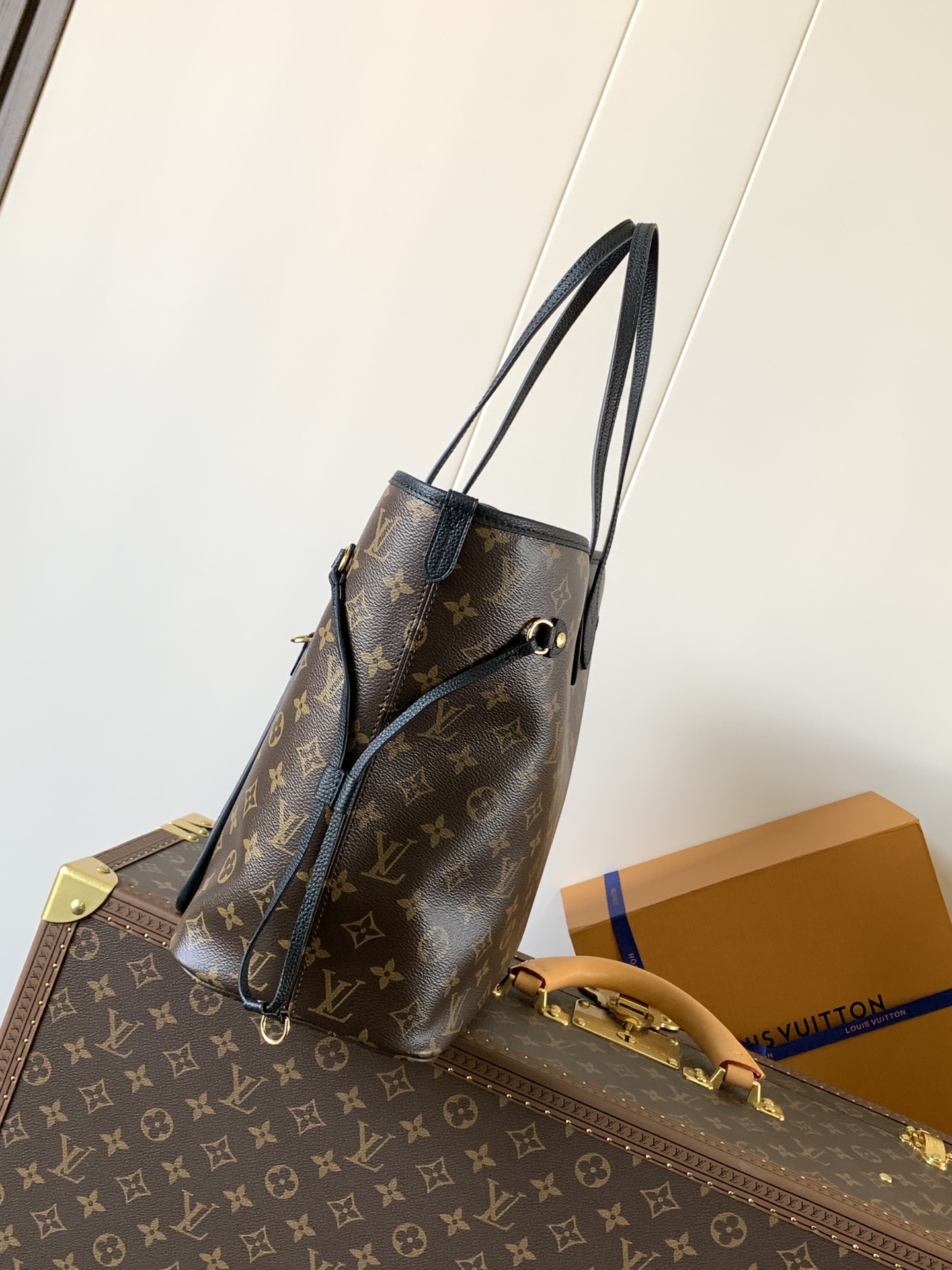  Louis Vuitton LV Neverfull Inside Out MM Handbag M11946