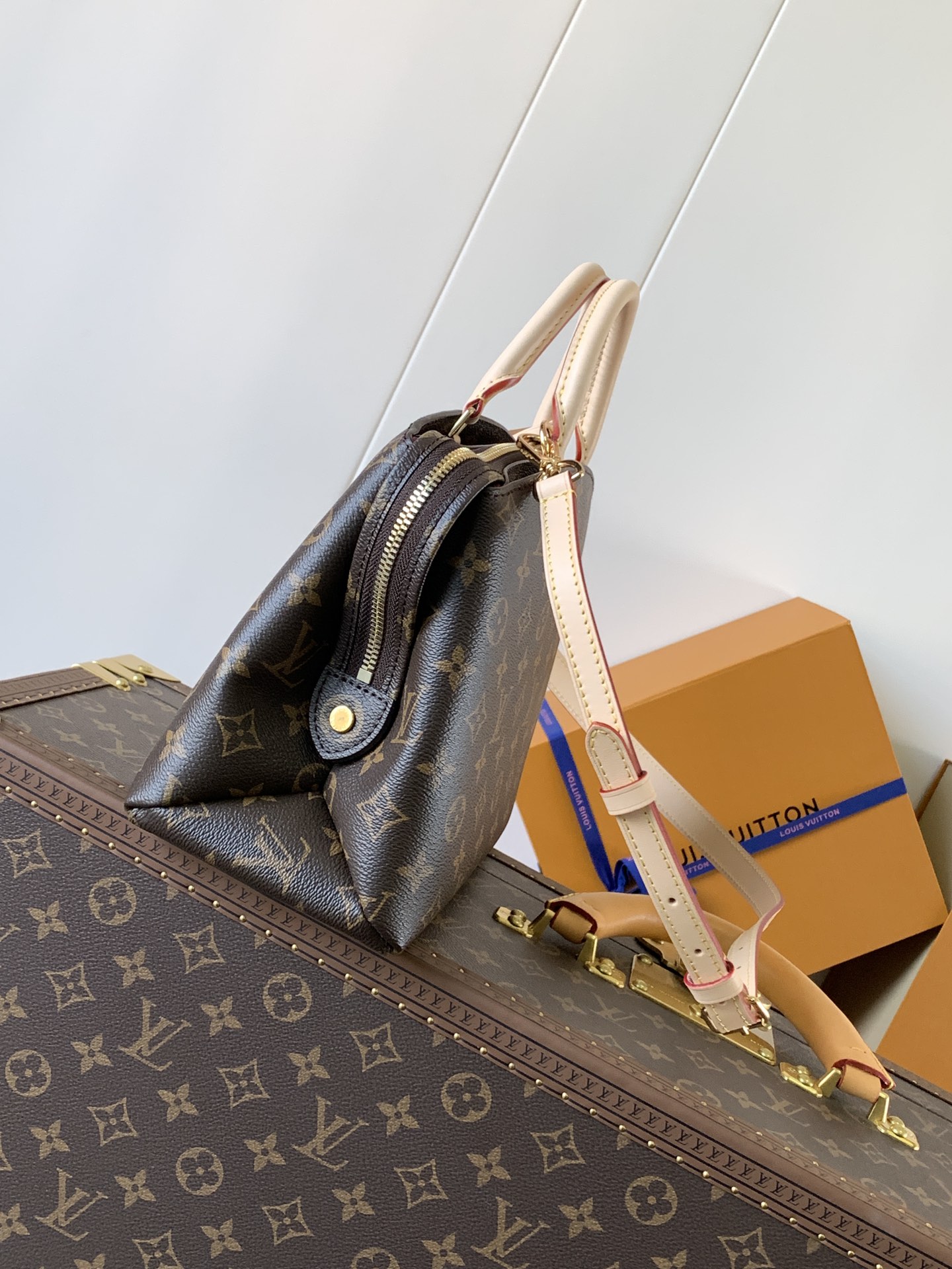 Louis Vuitton LV Grand Palais Handbag M45900