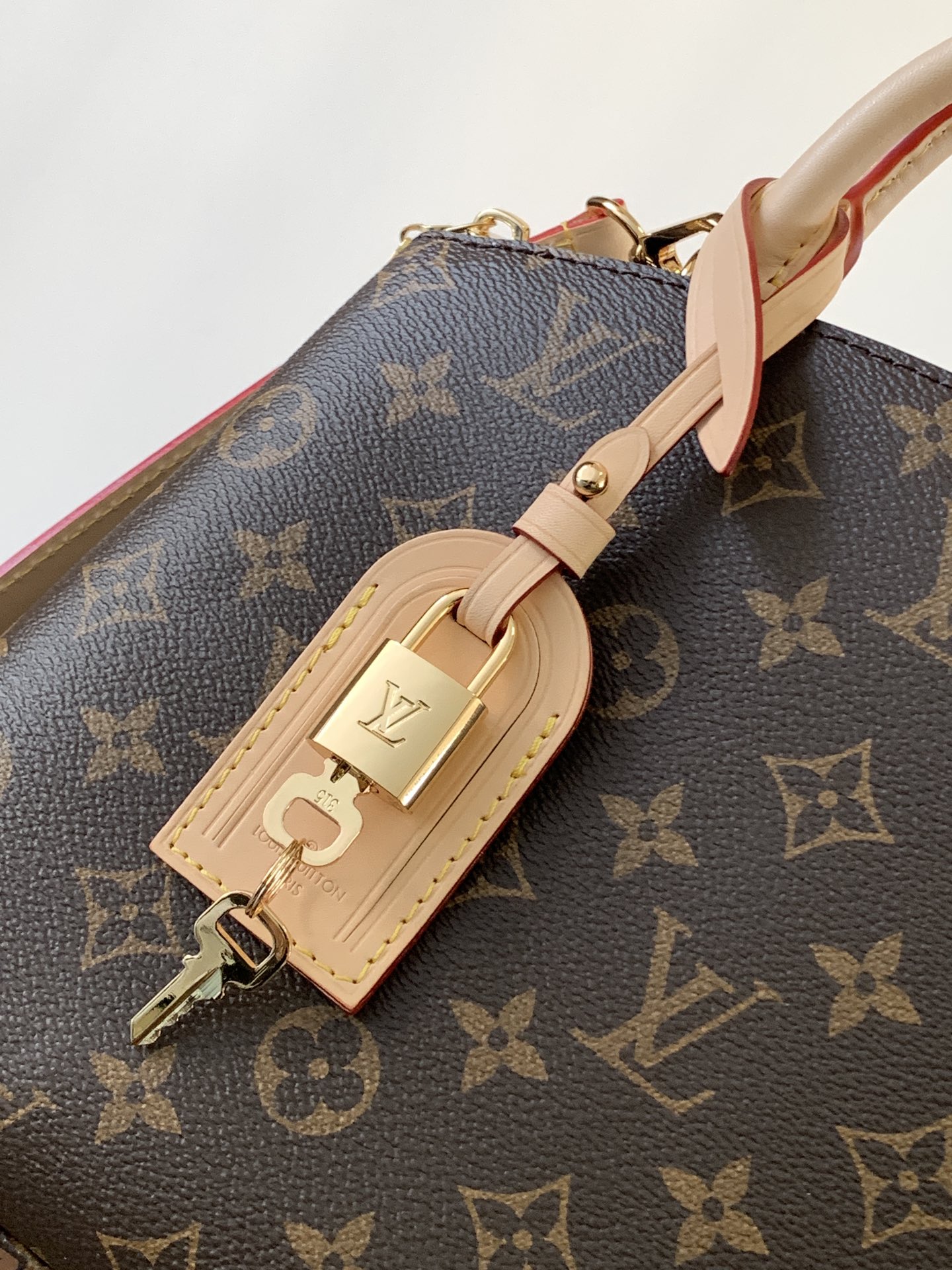 Louis Vuitton LV Grand Palais Handbag M45900