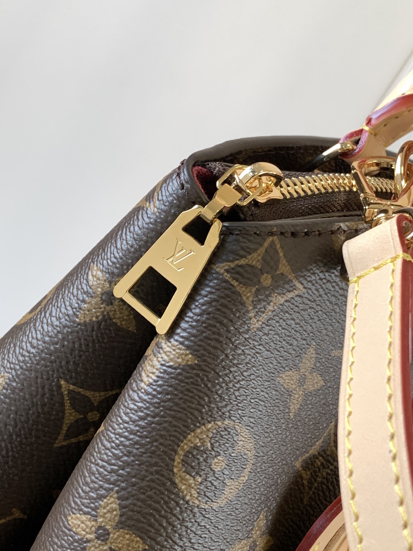 Louis Vuitton LV Grand Palais Handbag M45900