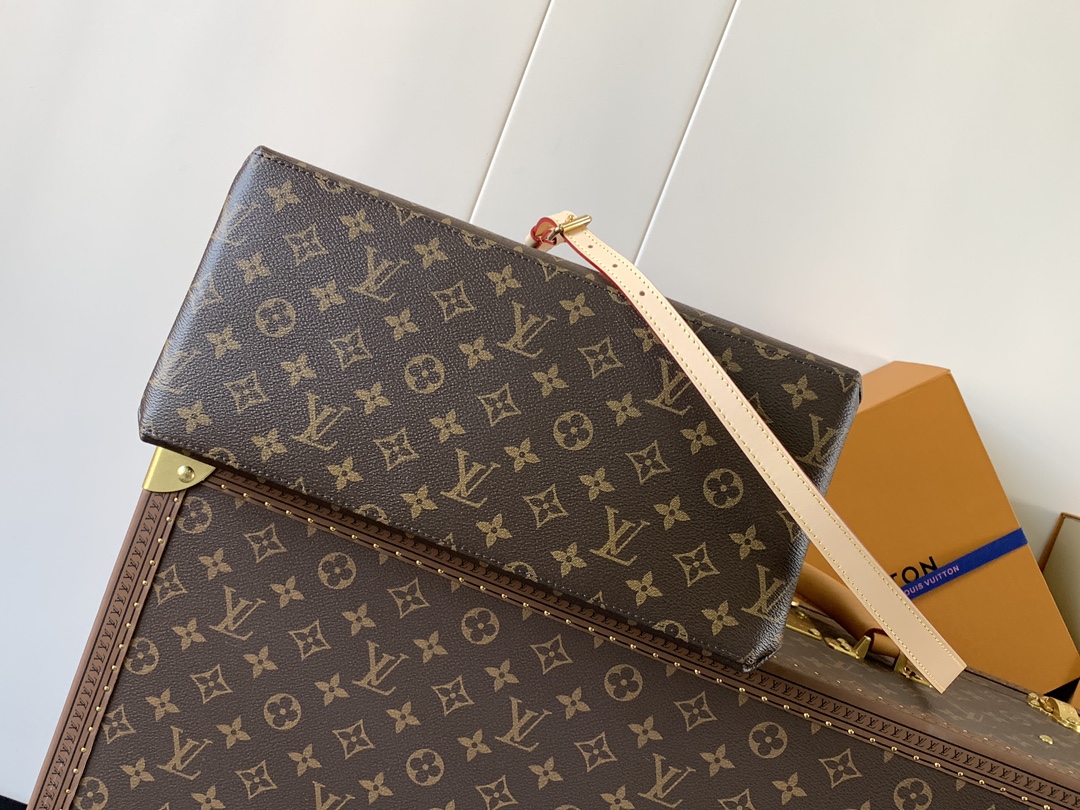 Louis Vuitton LV Grand Palais Handbag M45898