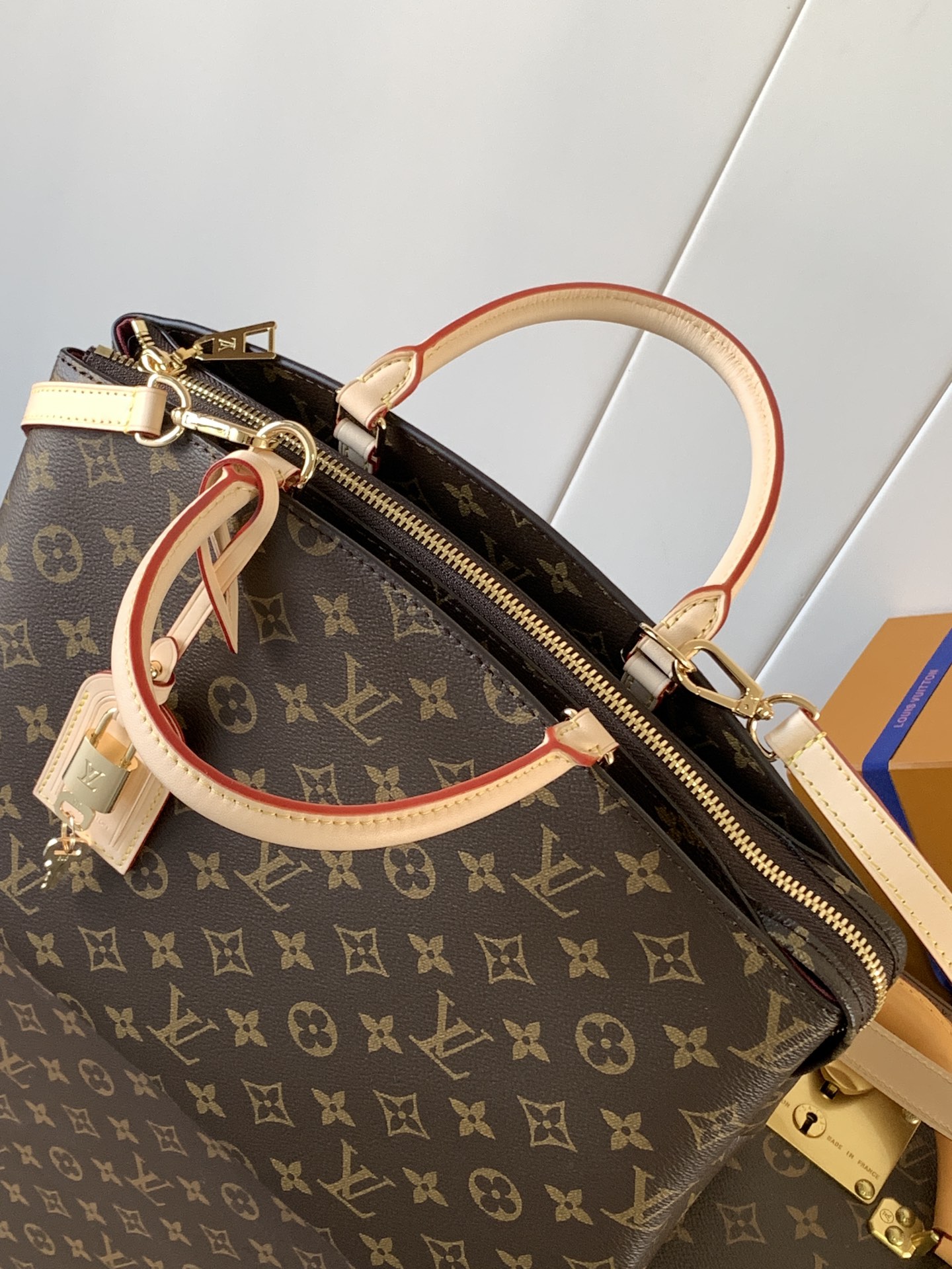 Louis Vuitton LV Grand Palais Handbag M45898