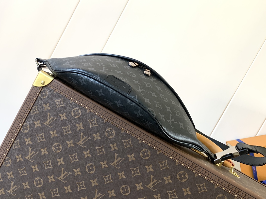 Louis Vuitton LV Discovery Waist Bag M44336 (Black)