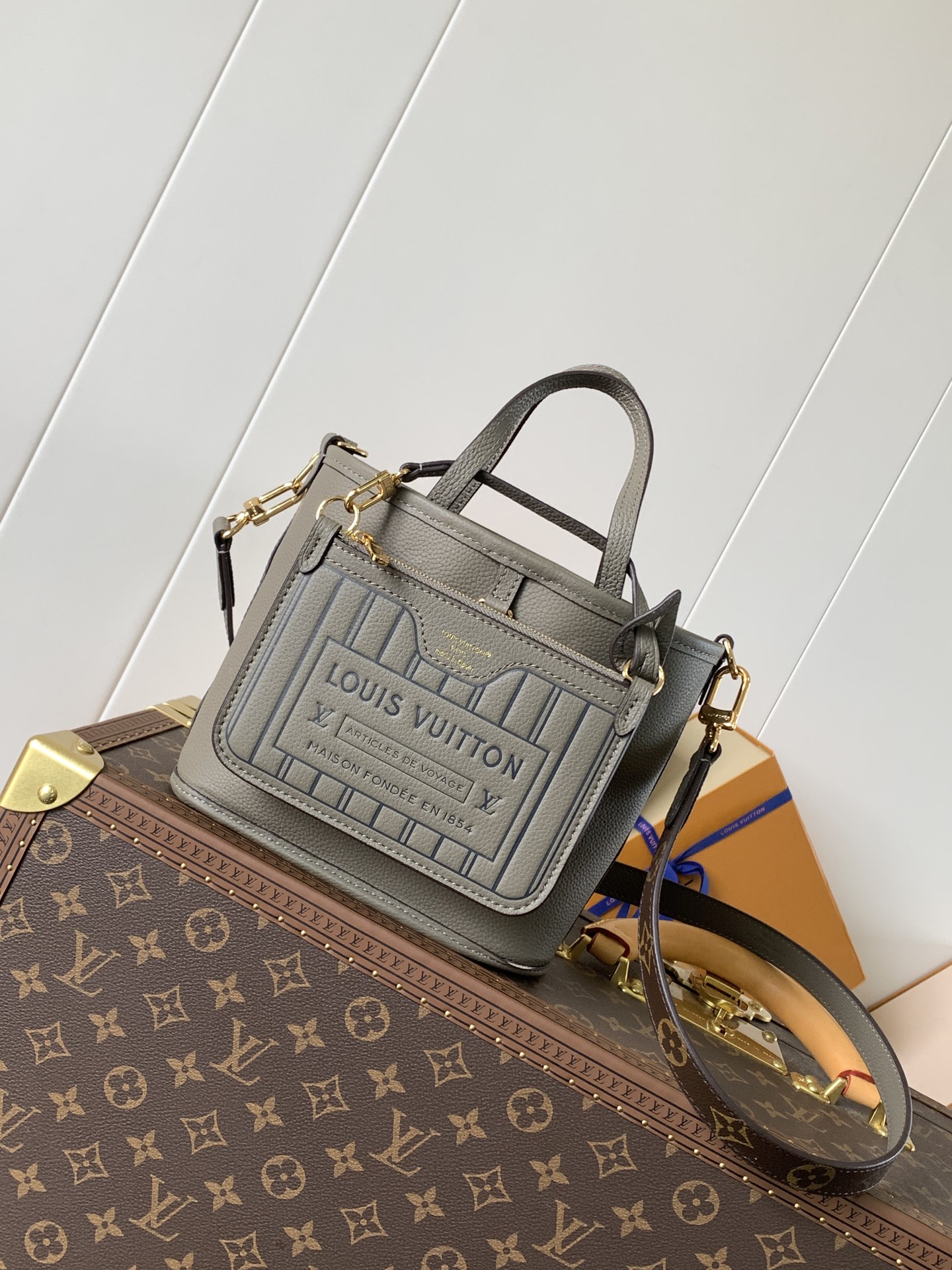 Louis Vuitton Neverfull Bandouli??re Inside Out BB Bag ?C Reversible Monogram Canvas and Grained Leather