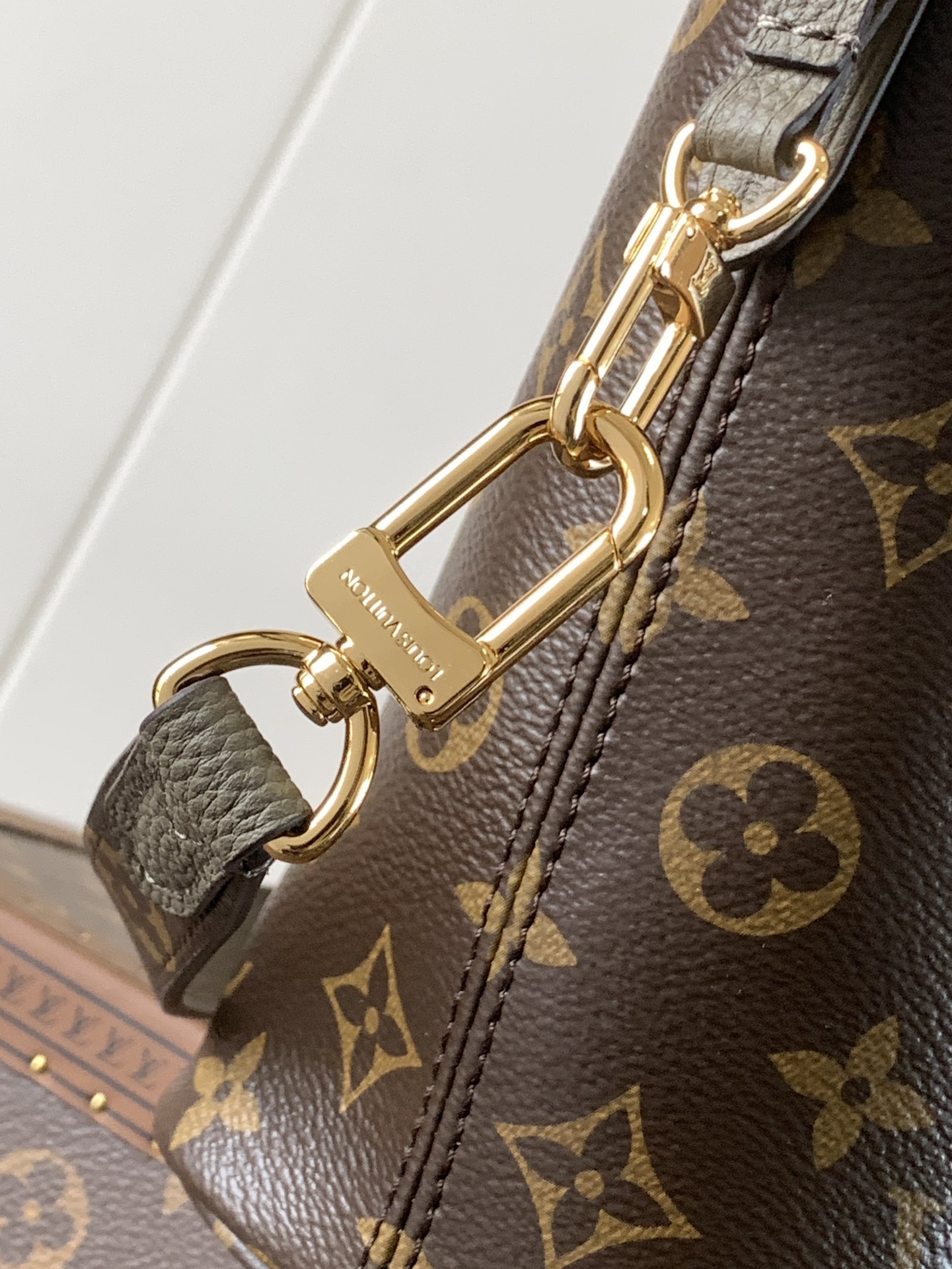 Louis Vuitton Neverfull Bandouli??re Inside Out BB Bag ?C Reversible Monogram Canvas and Grained Leather