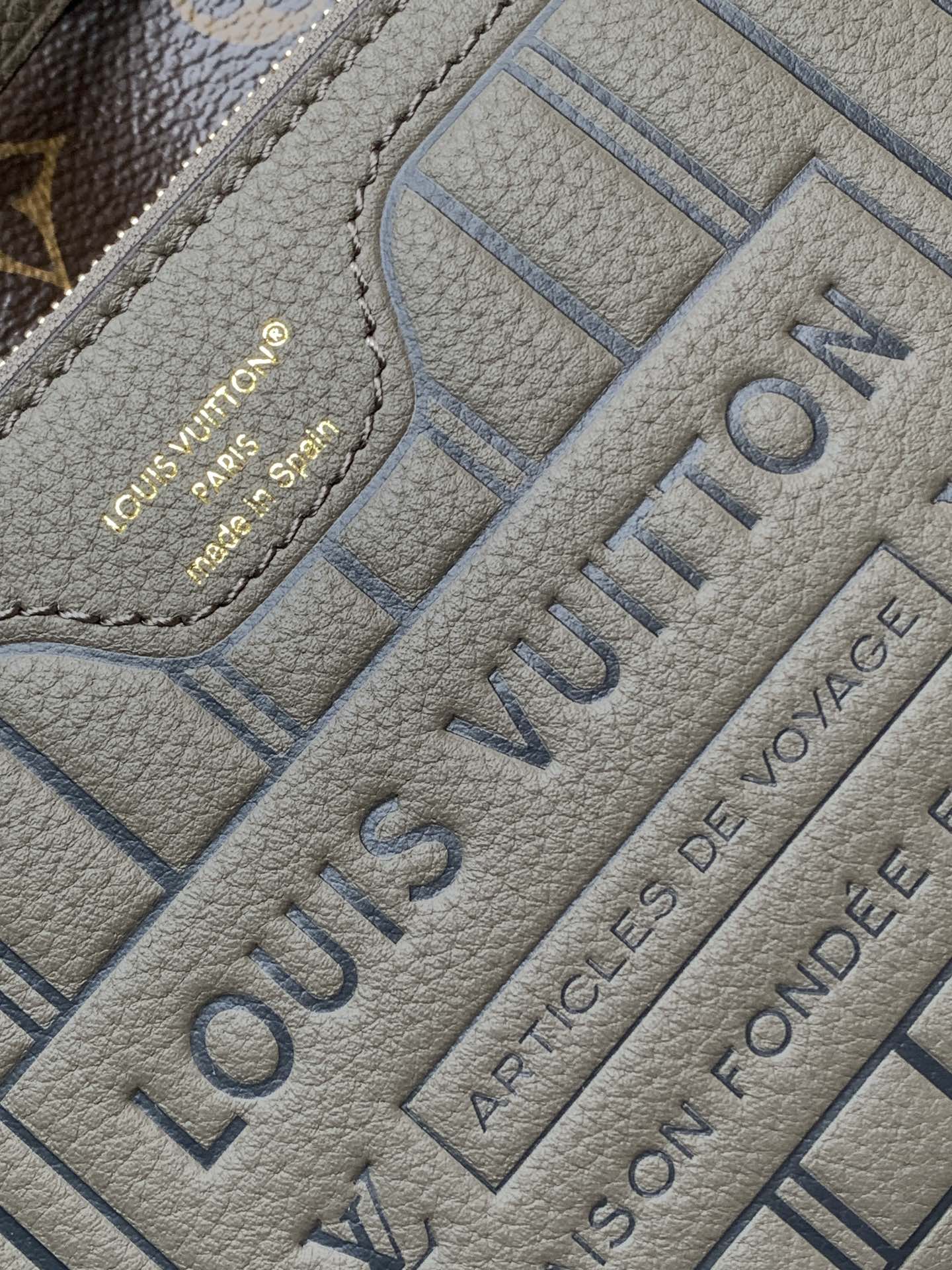 Louis Vuitton Neverfull Bandouli??re Inside Out BB Bag ?C Reversible Monogram Canvas and Grained Leather