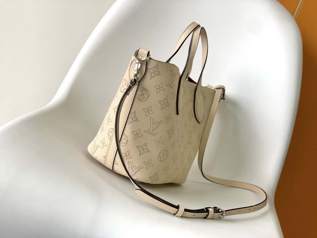 MBlossom Small Handbag Cream M21909 by Louis Vuitton LV in Black