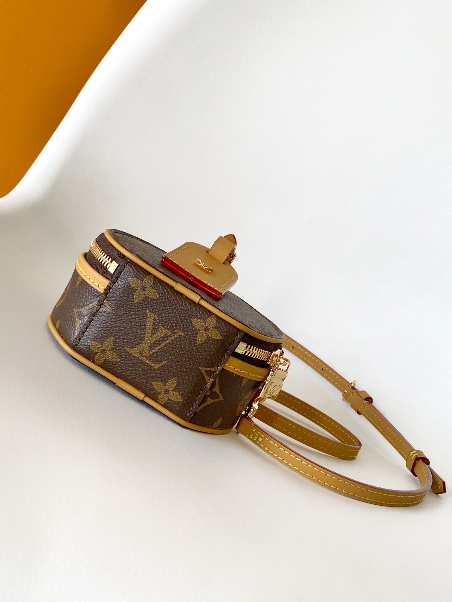 M44699 Mini Bo?te Chapeau Bag by Louis Vuitton LV in Monogram Canvas