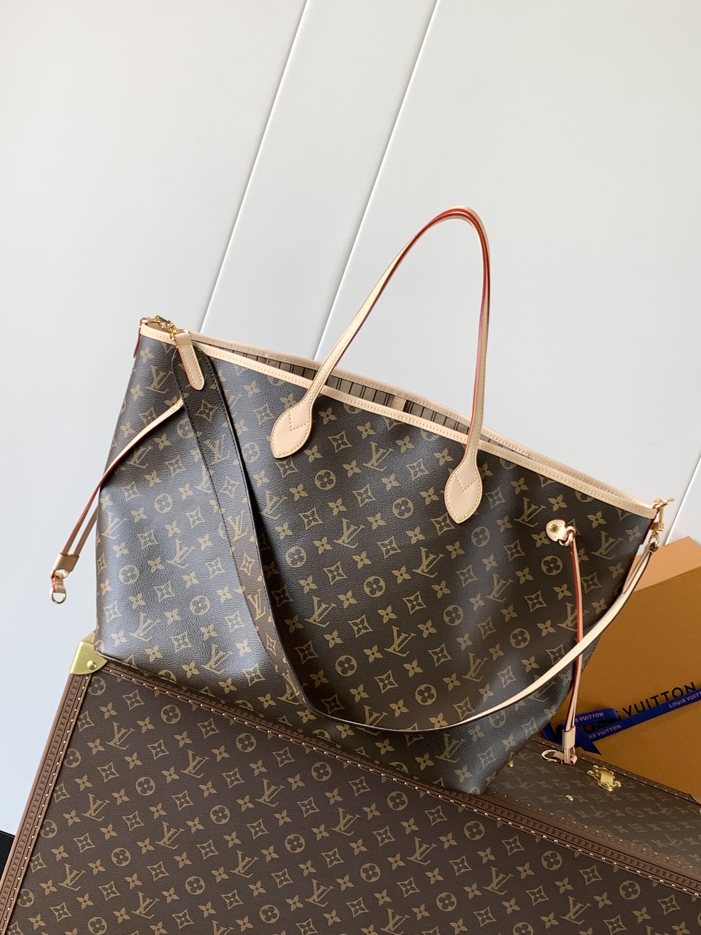 LV Neverfull Bandouli??re Inside Out GM Handbag (M11948) with Chip