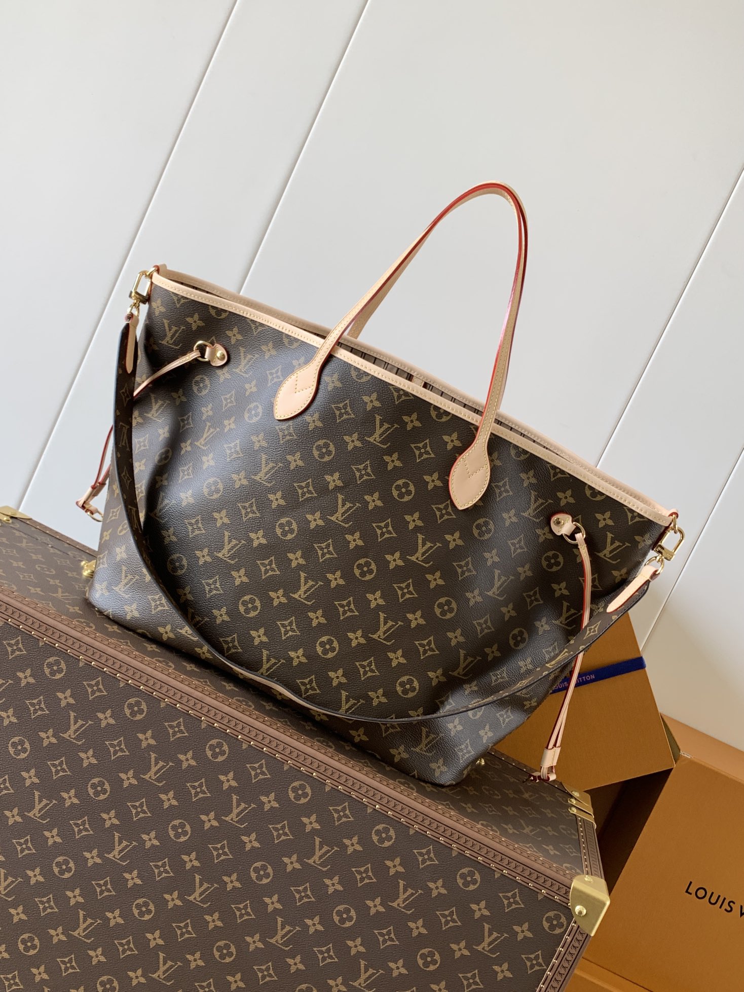 LV Neverfull Bandouli??re Inside Out GM Handbag (M11948) with Chip