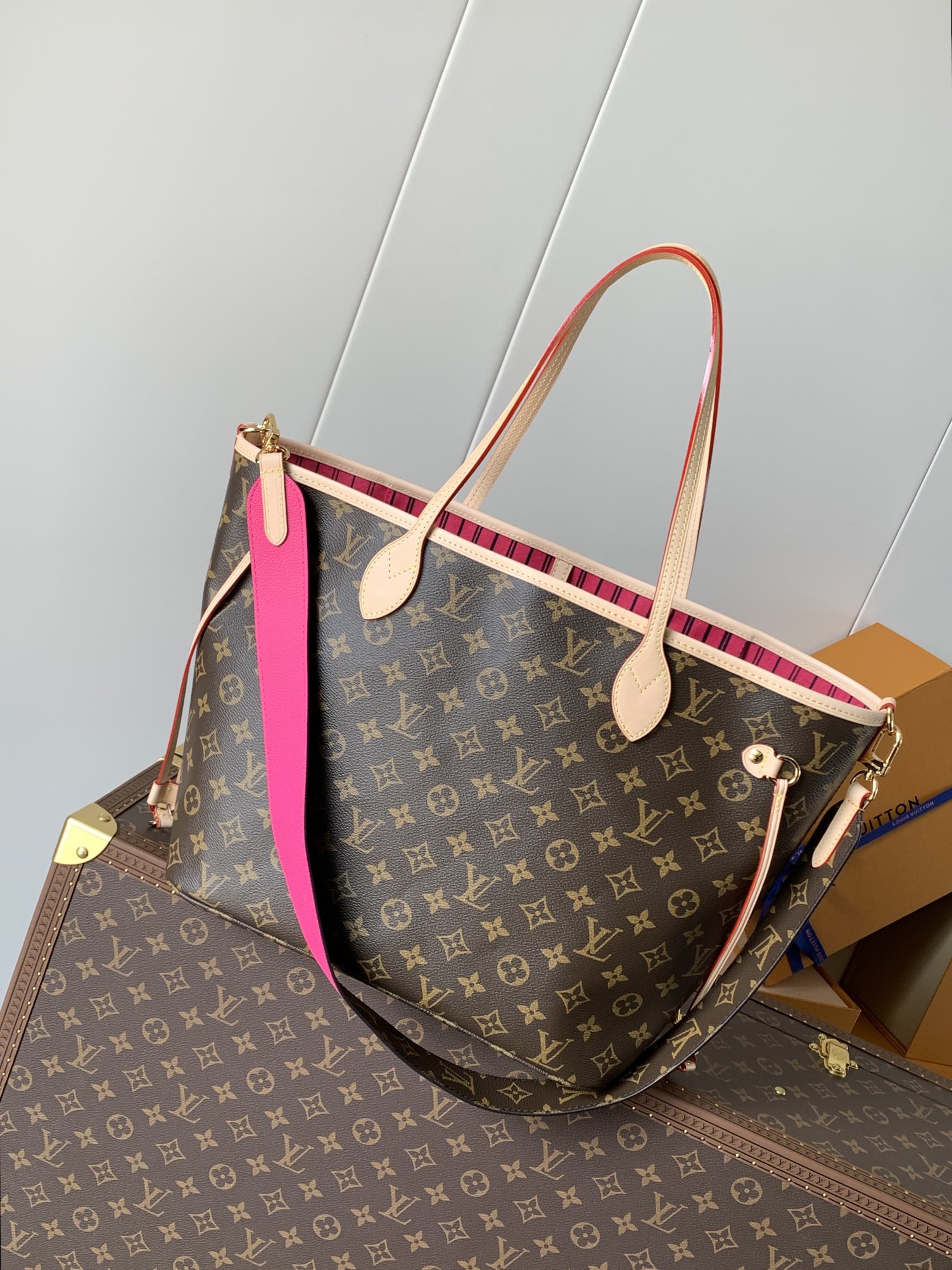 LV Neverfull Bandouli??re Inside Out MM Handbag (M12257) with Chip