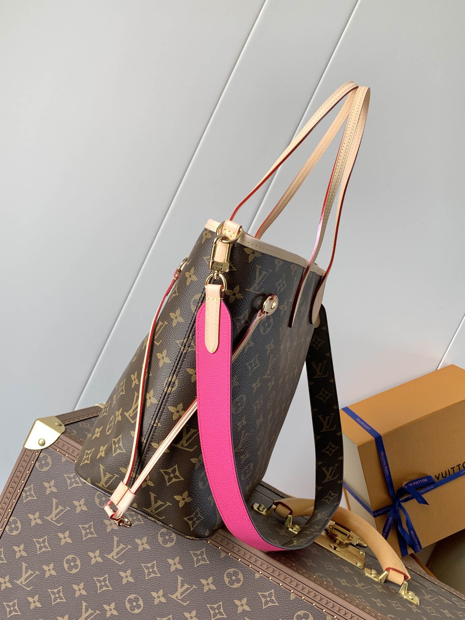 LV Neverfull Bandouli??re Inside Out MM Handbag (M12257) with Chip