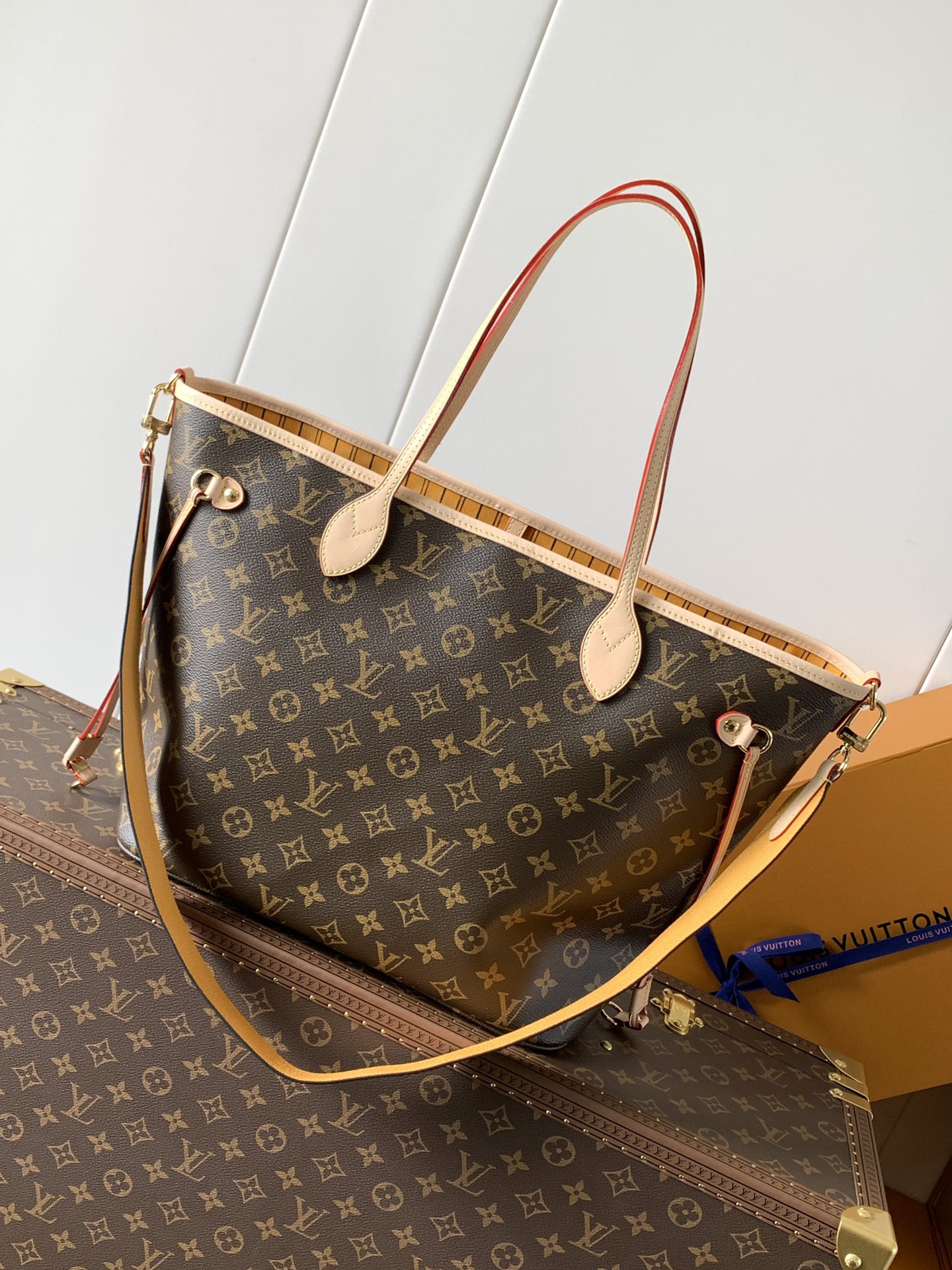 LV Neverfull Bandouli??re Inside Out MM Handbag (M11947) with Chip