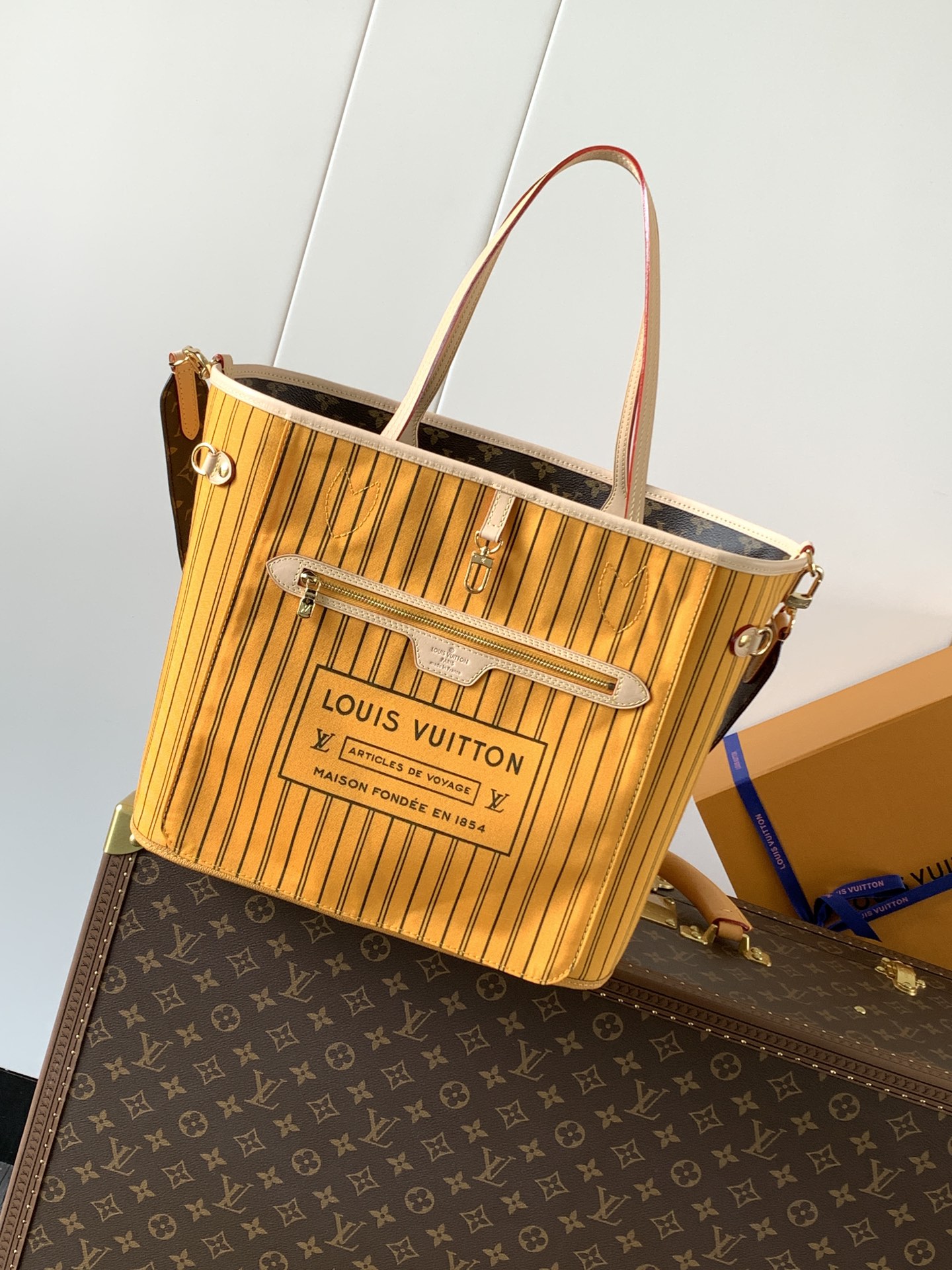 LV Neverfull Bandouli??re Inside Out MM Handbag (M11947) with Chip