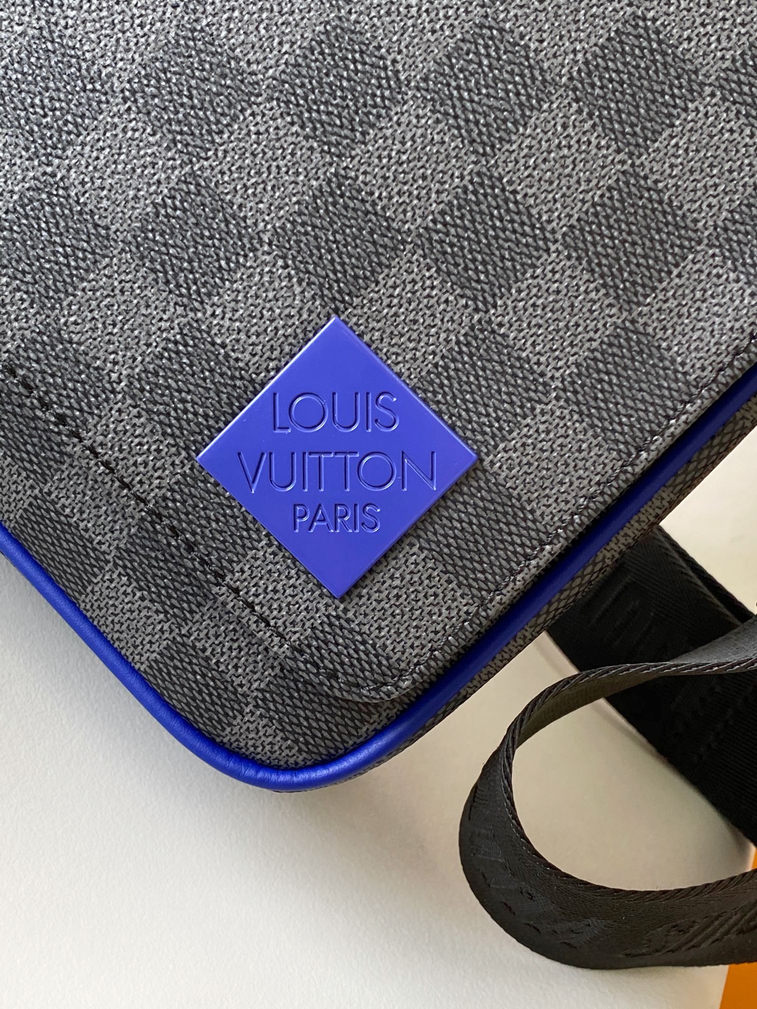 LV District PM Messenger Bag (M42710) with Dynamic Chip