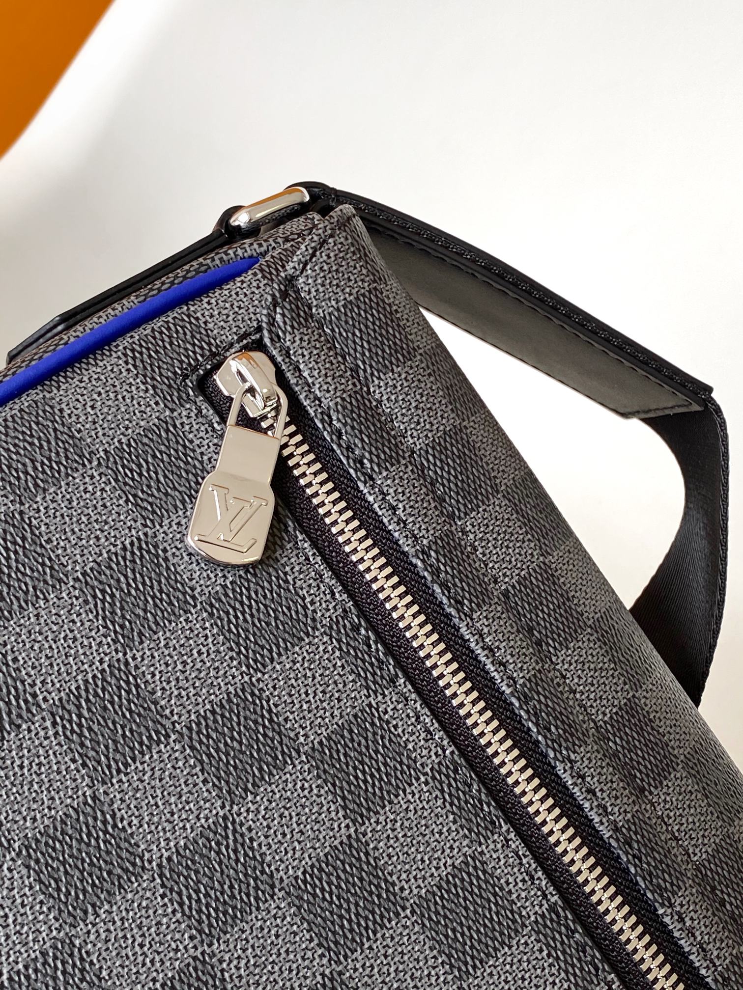 LV District PM Messenger Bag (M42710) with Dynamic Chip