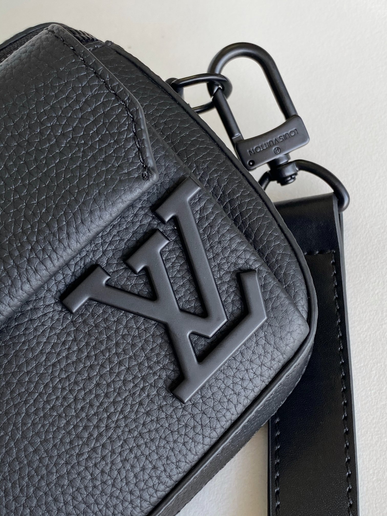 M83563 Pilot Mini Bag by Louis Vuitton LV in Grainy Leather