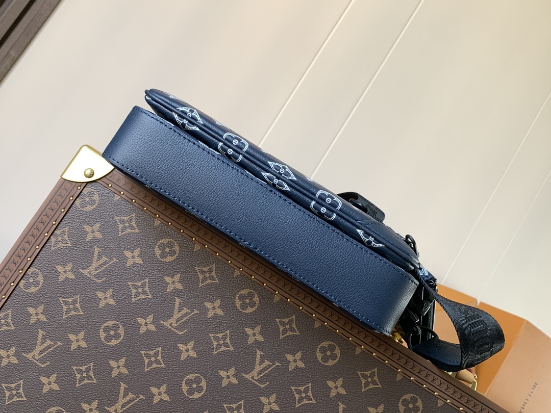 M24753 Trio Messenger Bag in Blue by Louis Vuitton LV