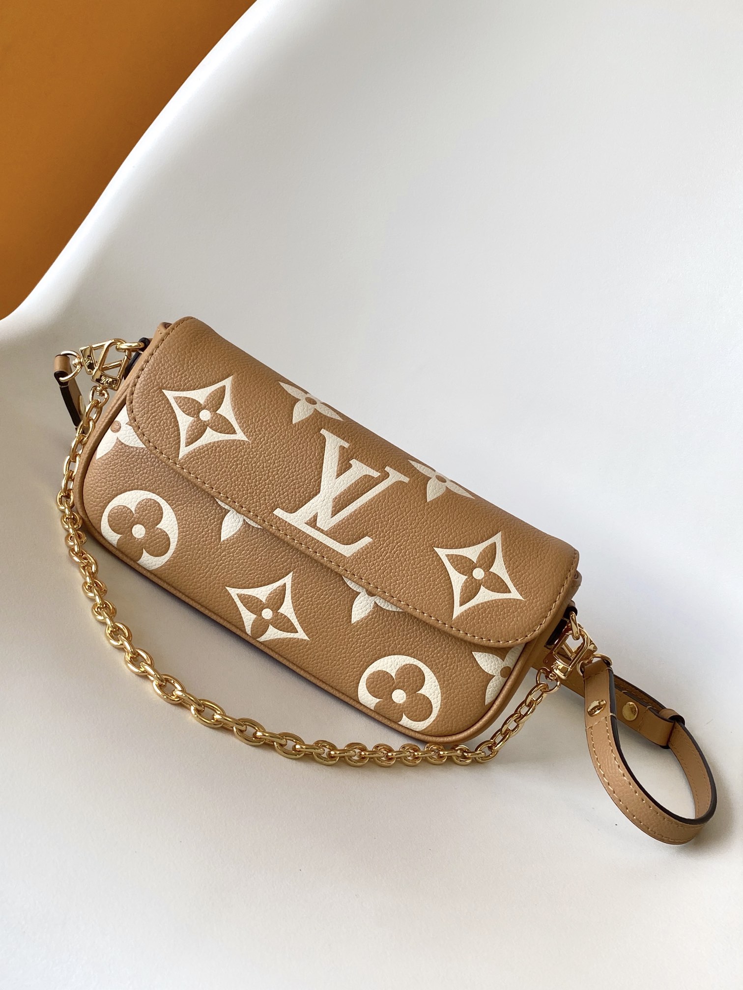 M12758 Wallet on Chain Ivy Handbag by Louis Vuitton LV