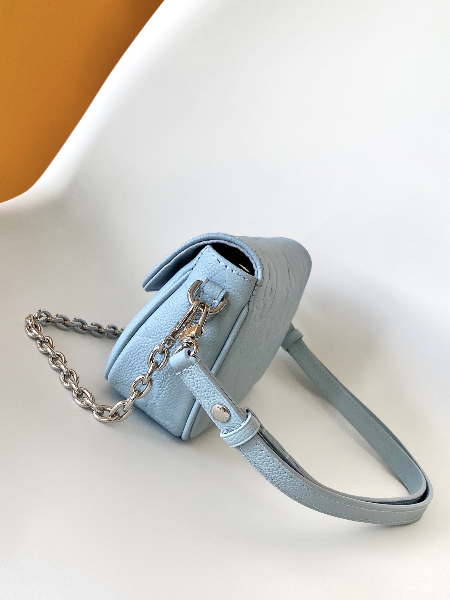 M83637 Wallet on Chain Ivy Handbag by Louis Vuitton LV