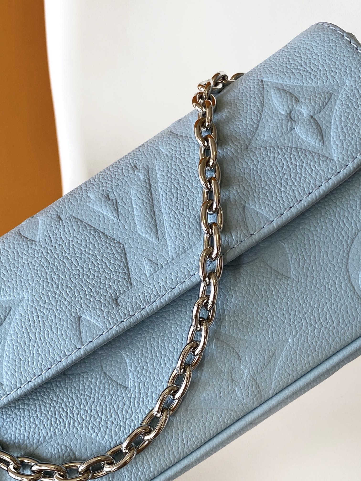 M83637 Wallet on Chain Ivy Handbag by Louis Vuitton LV