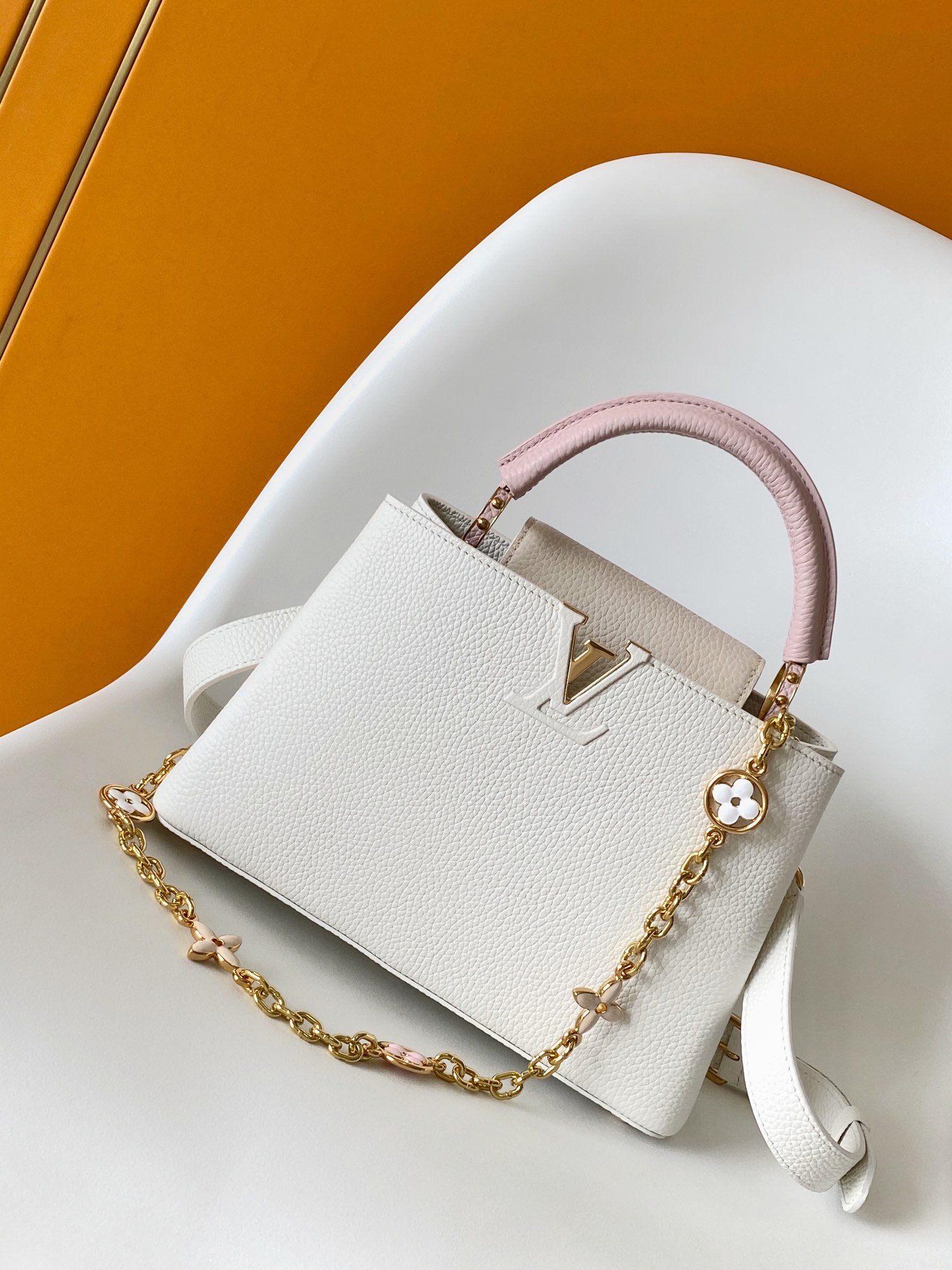 M11343 Capucines Medium Handbag by Louis Vuitton LV - White Dynamic Code