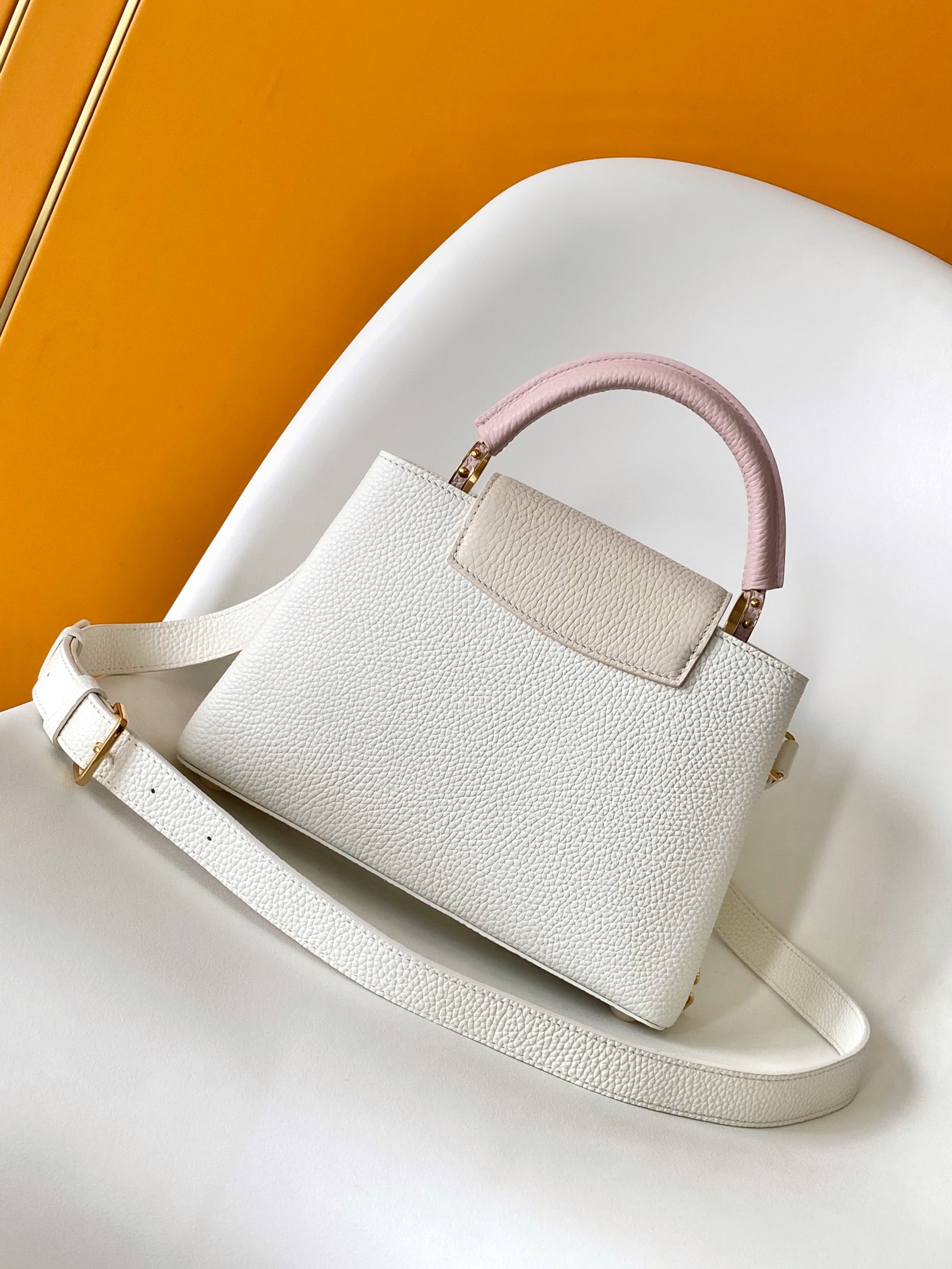 M11343 Capucines Medium Handbag by Louis Vuitton LV - White Dynamic Code